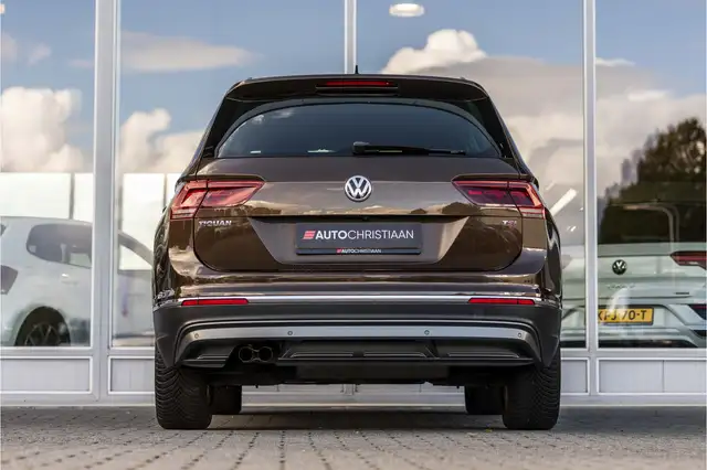 Volkswagen Tiguan view 4