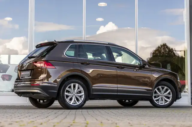 Volkswagen Tiguan view 2