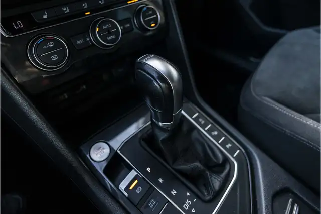 Volkswagen Tiguan view 24
