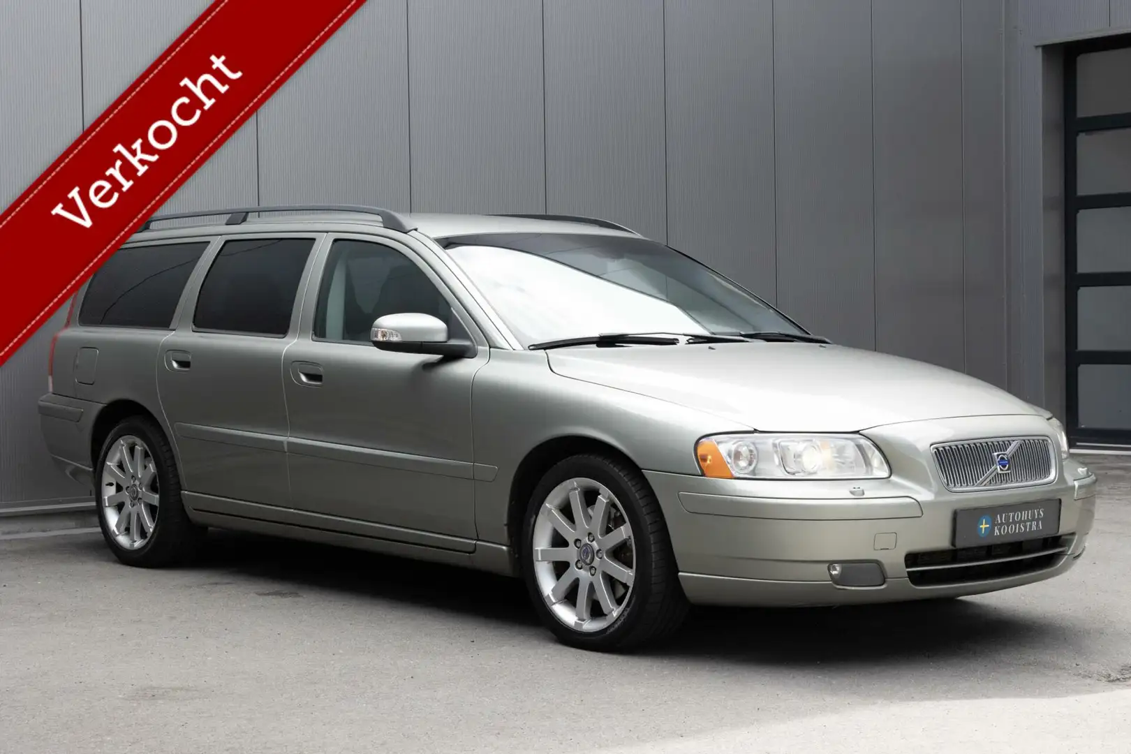 Volvo V70 2.5T Edition Sport |Youngtimer|Leer|Automaat|Xenon Groen - 2