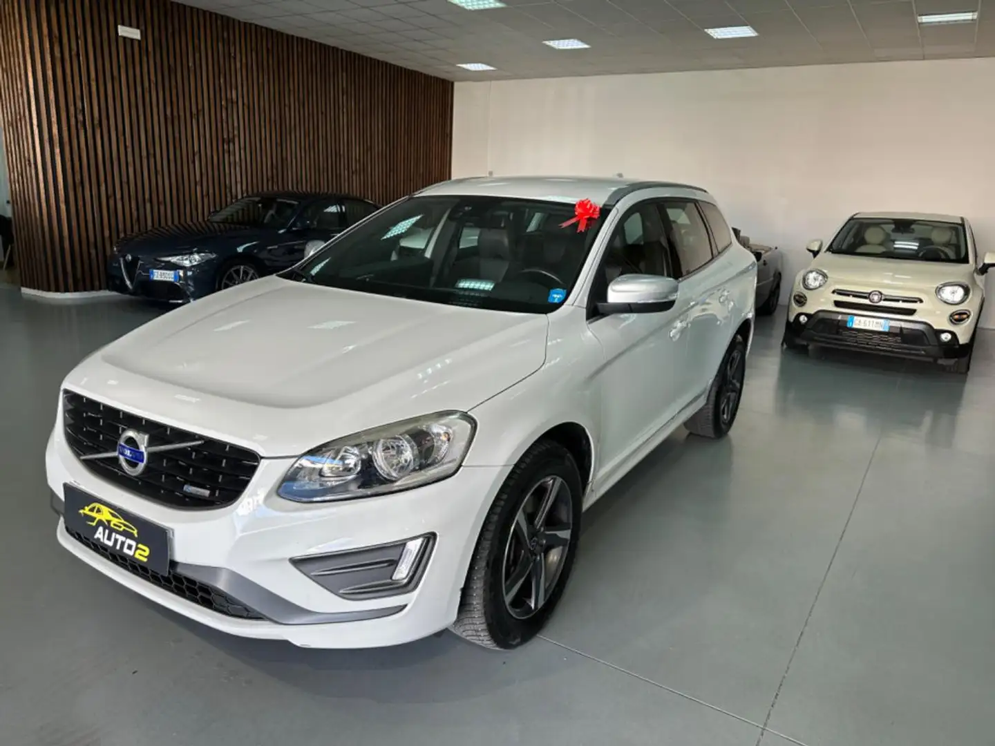 Volvo XC60 D4 AWD Geartronic R-design*AUTO* Fehér - 2