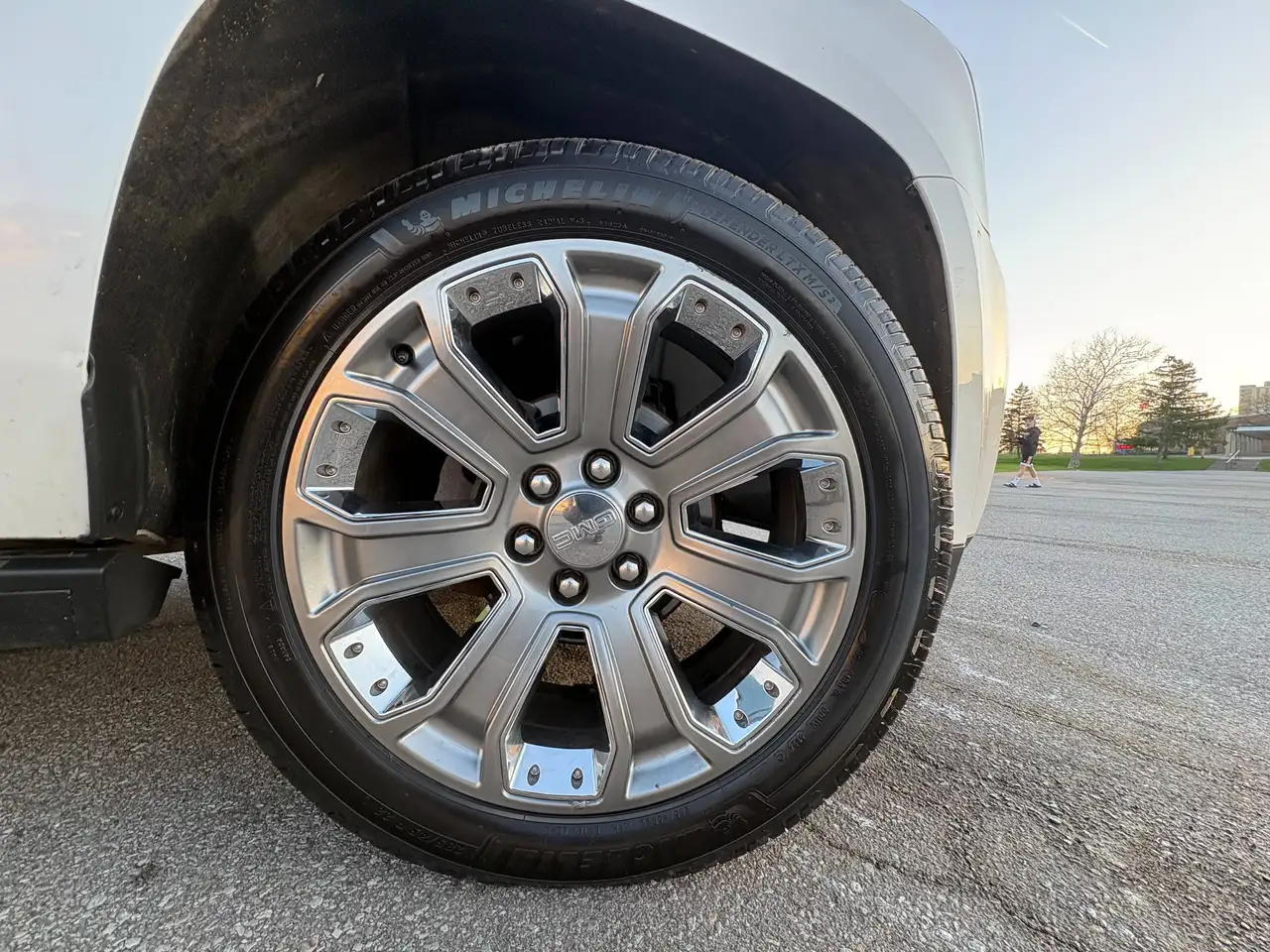 GMC Yukon снимка GMC Yukon