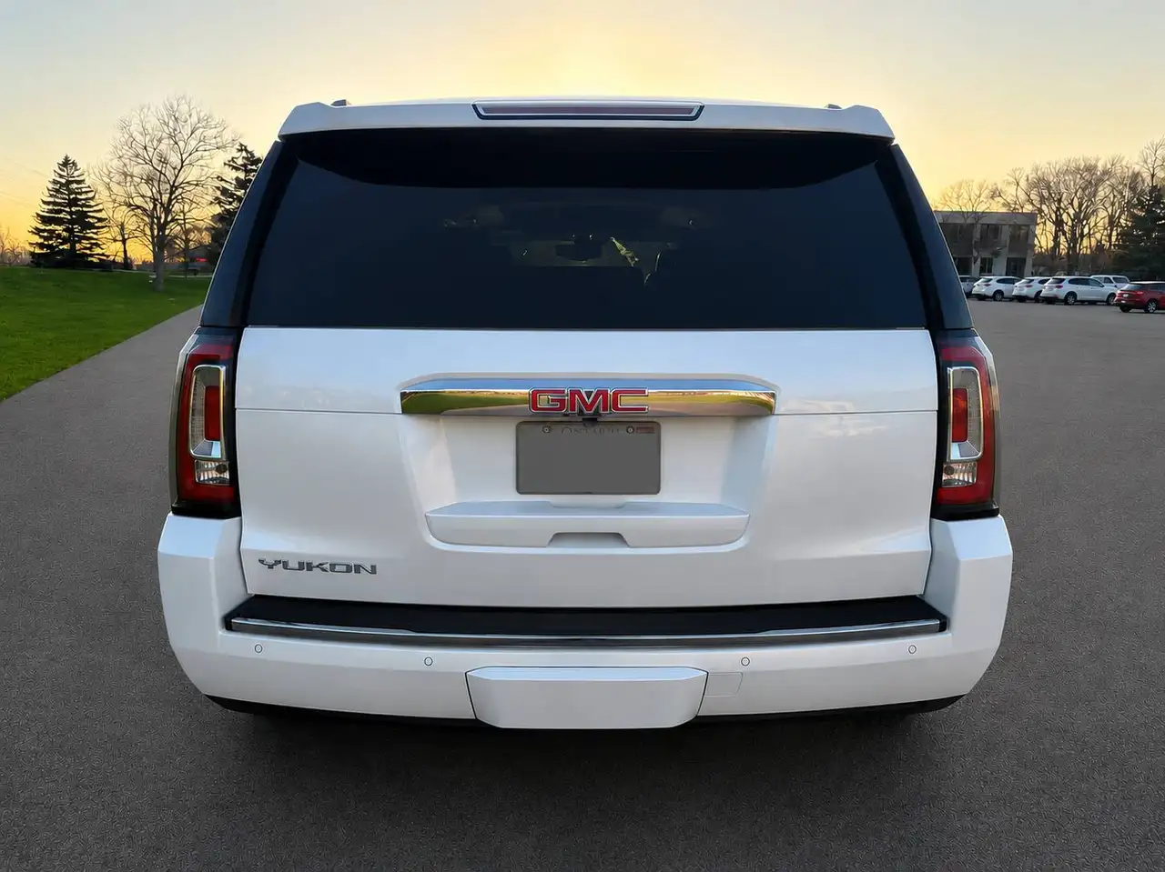 GMC Yukon снимка GMC Yukon