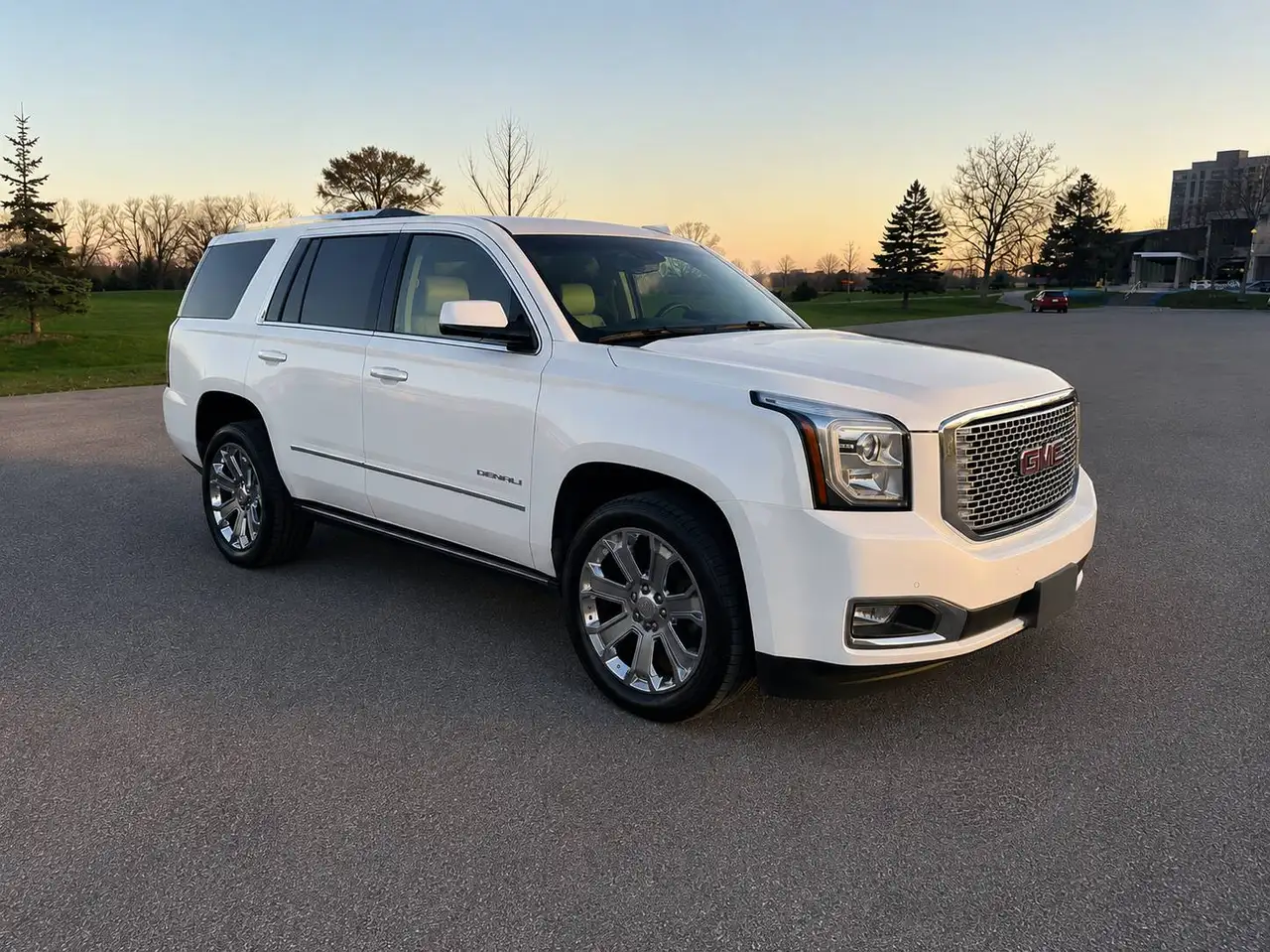 GMC Yukon снимка GMC Yukon
