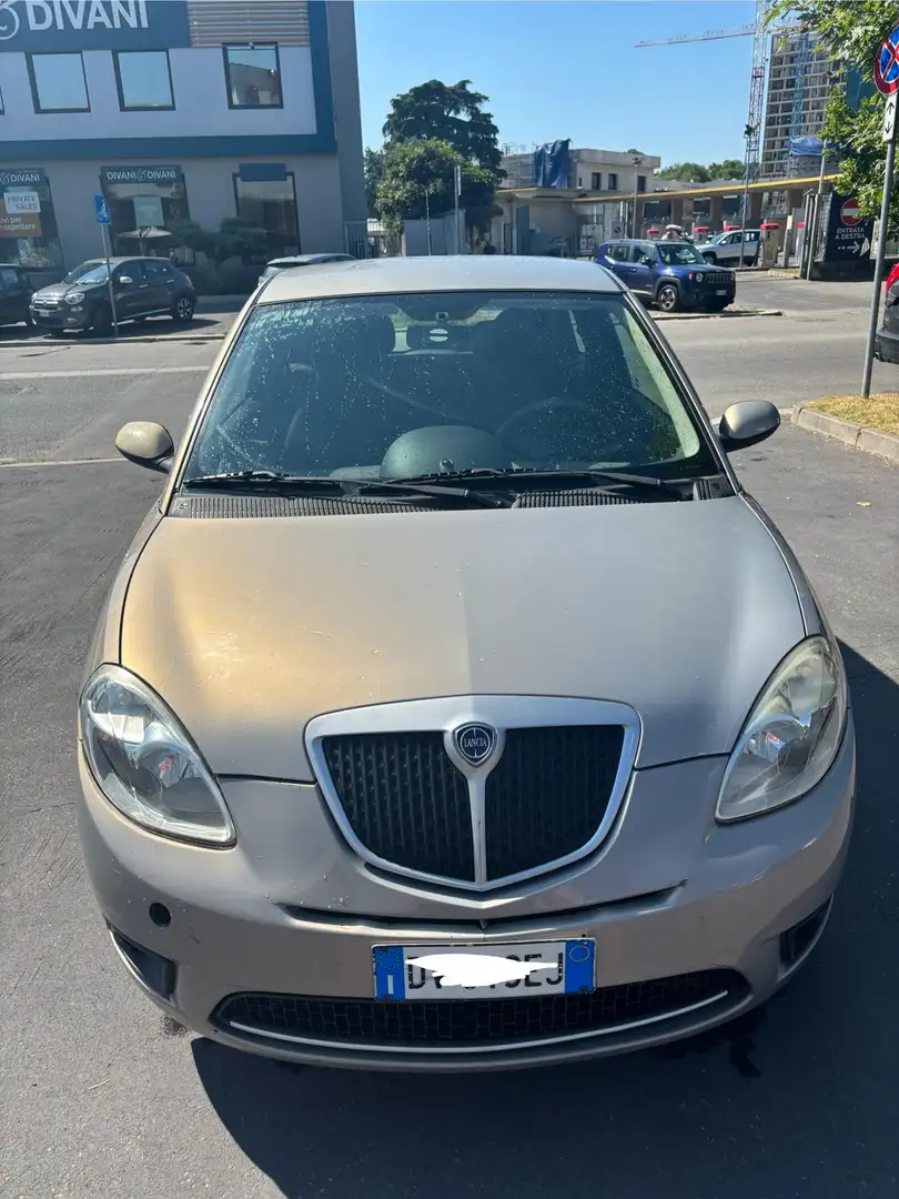 Lancia Ypsilon 1.4 16v Platino 100 dfn - 1