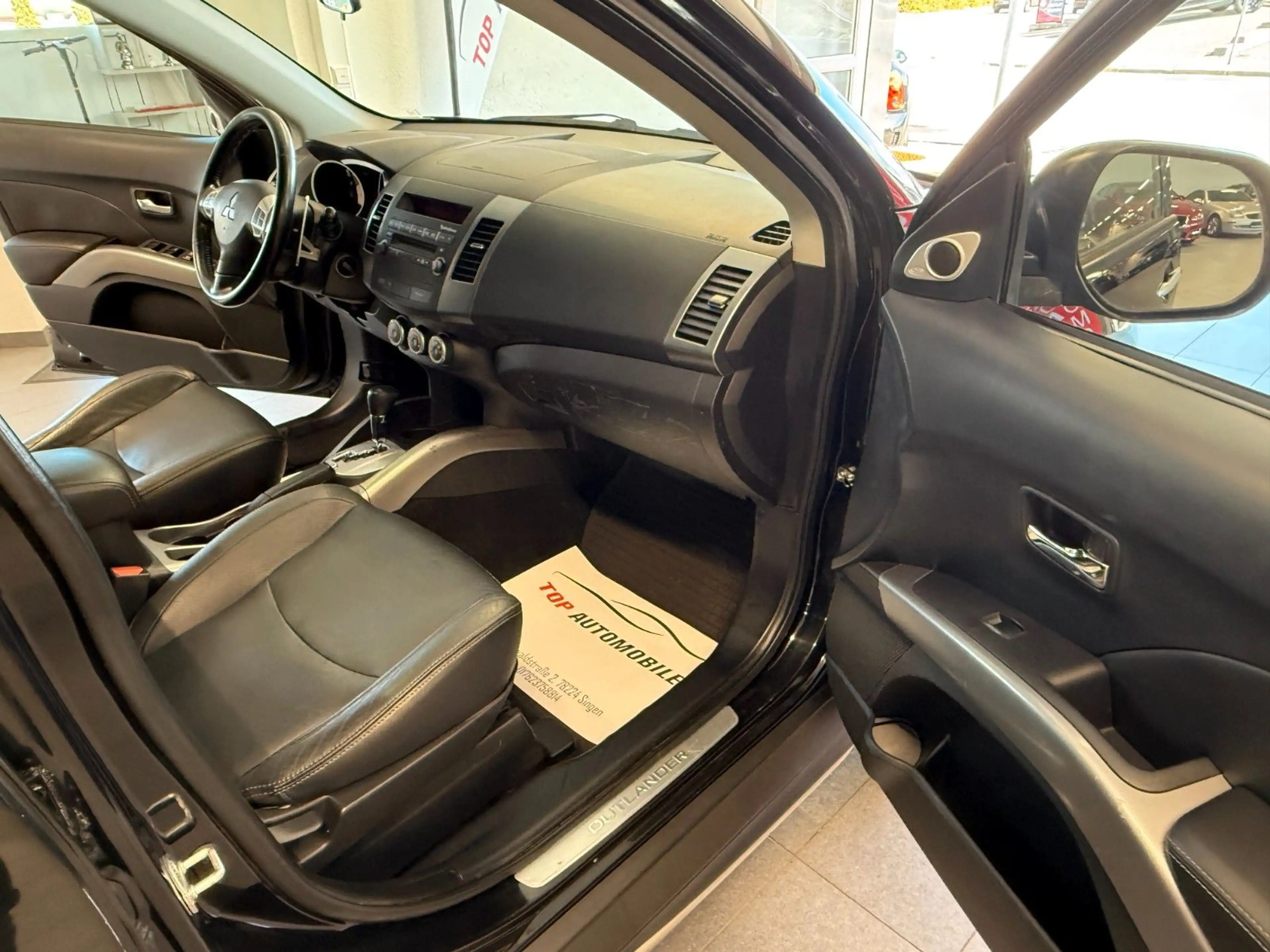 Mitsubishi Outlander 2.4 *Allrad*AHK*Automatik*Tüv Neu* — photo 14