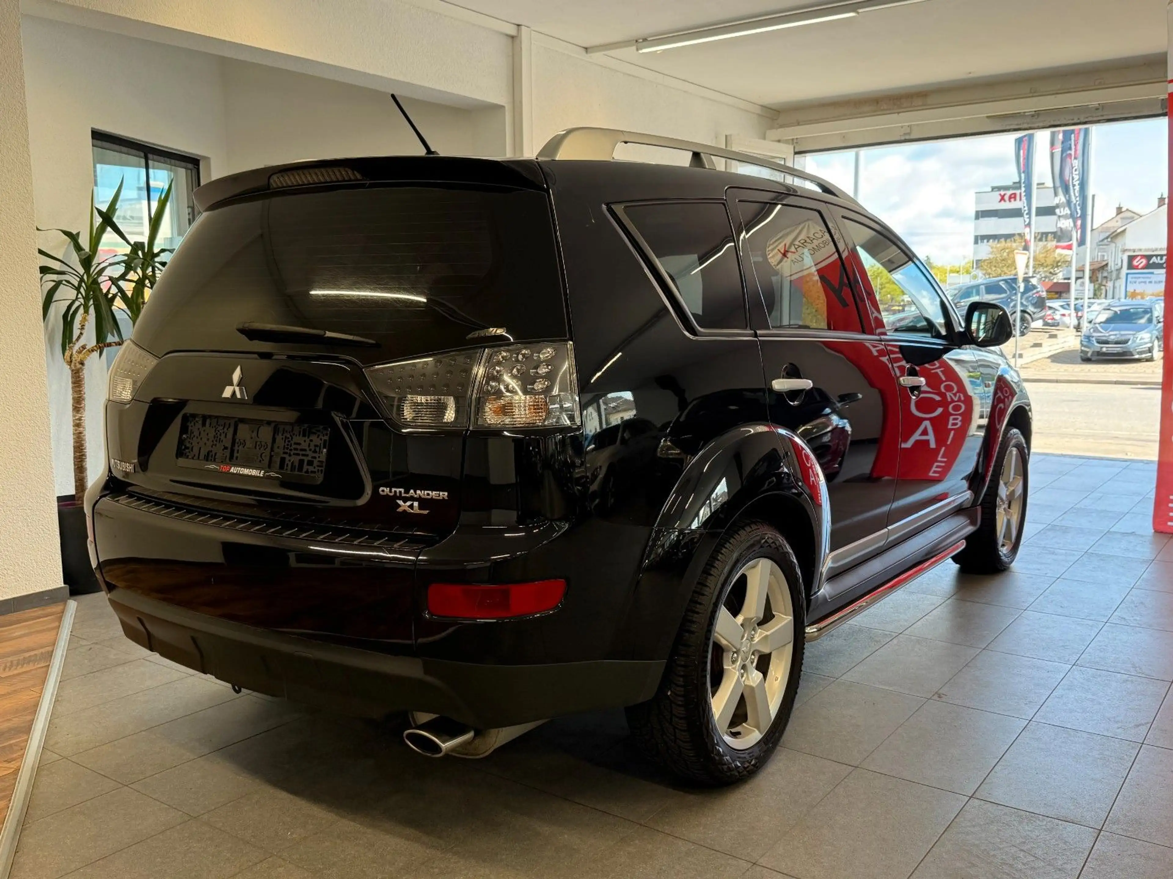 Mitsubishi Outlander 2.4 *Allrad*AHK*Automatik*Tüv Neu* — photo 5