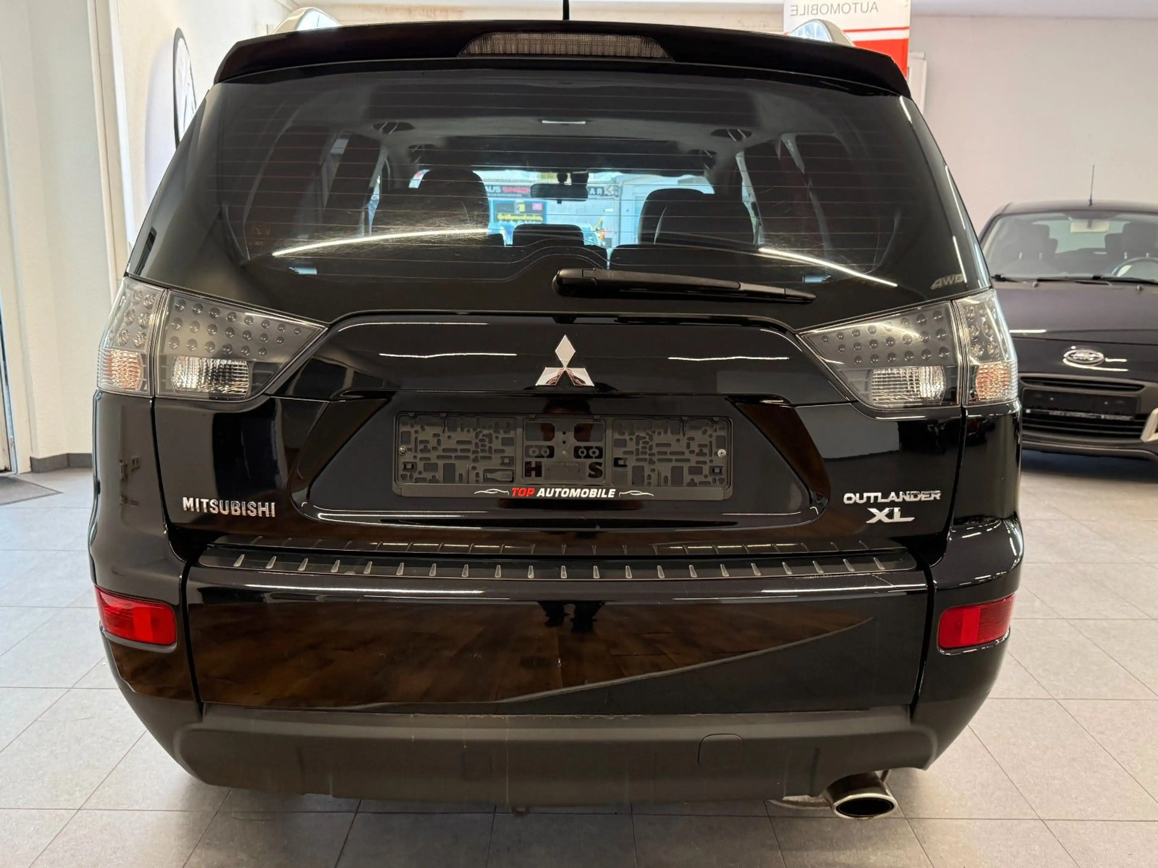 Mitsubishi Outlander 2.4 *Allrad*AHK*Automatik*Tüv Neu* — photo 6