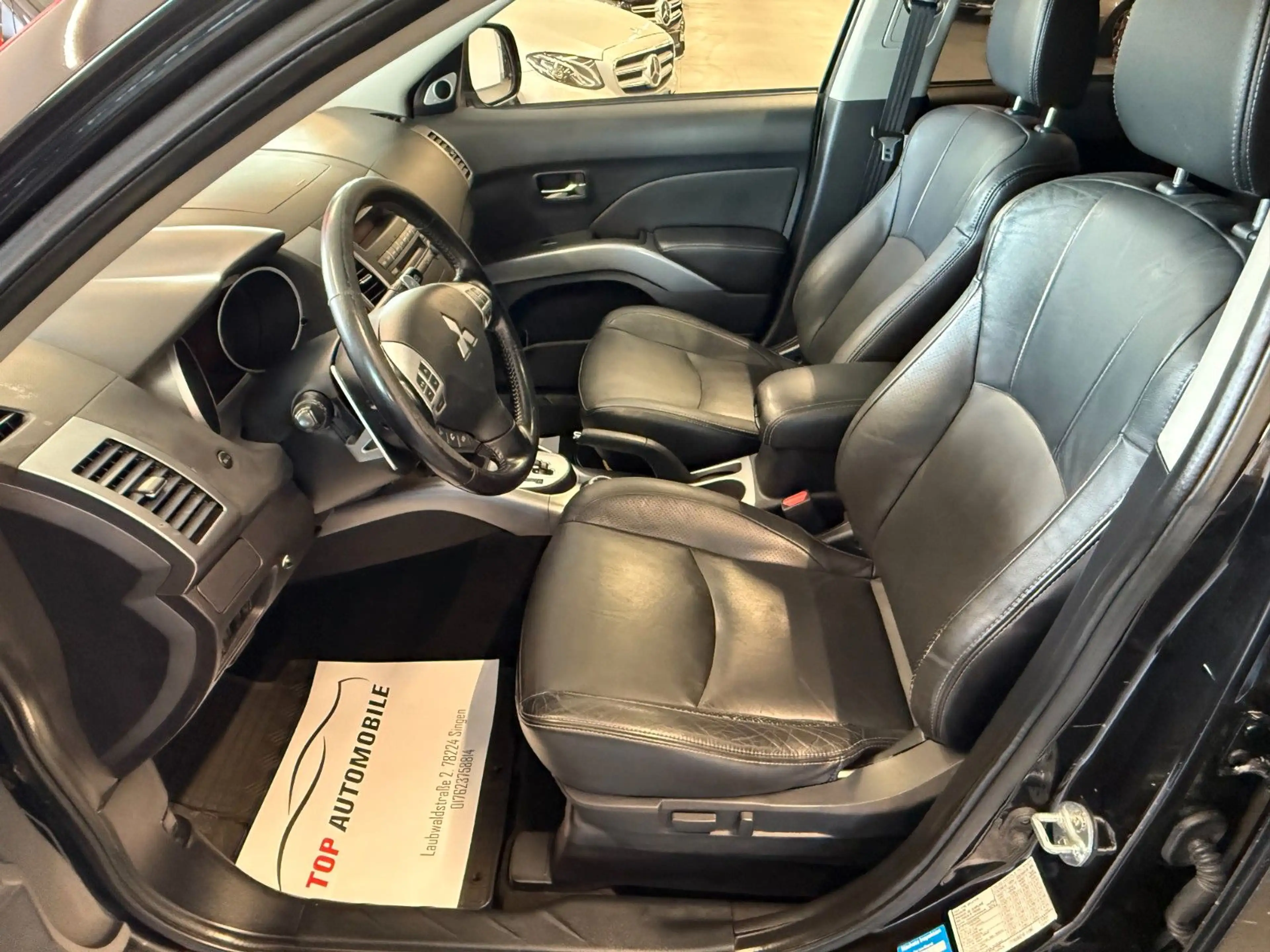 Mitsubishi Outlander 2.4 *Allrad*AHK*Automatik*Tüv Neu* — photo 9