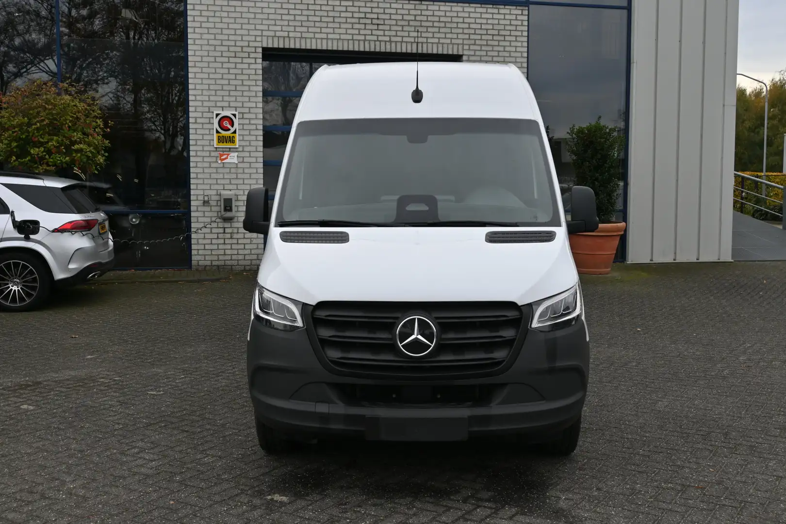 Mercedes-Benz 320 eSprinter L3H2 Pro 81kWh LED koplampen, 115 kW DC Weiß - 2
