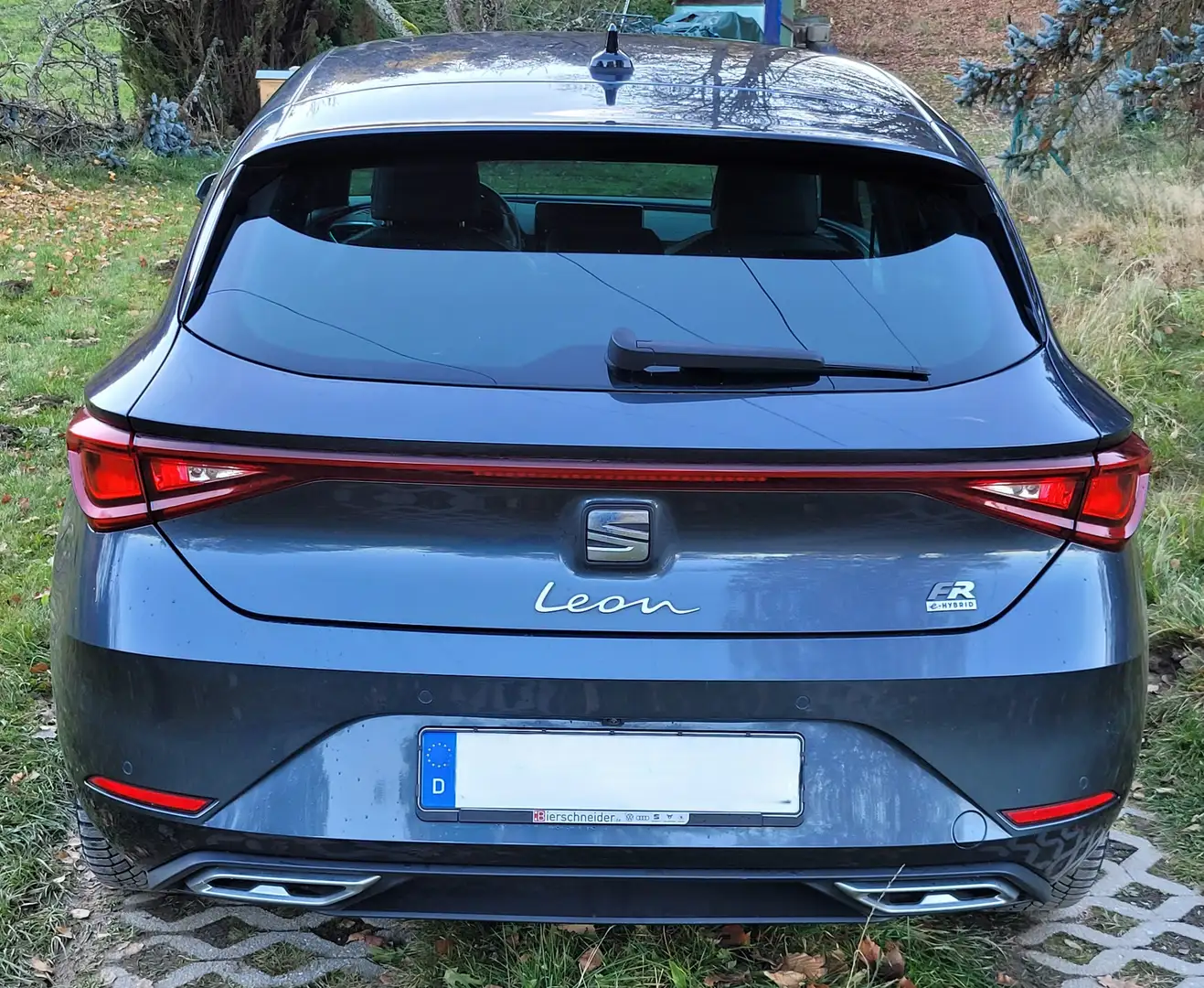 SEAT Leon e-Hybrid Leon Plug-in-Hybrid 1.4 e-Hybrid DSG FR Grau - 1