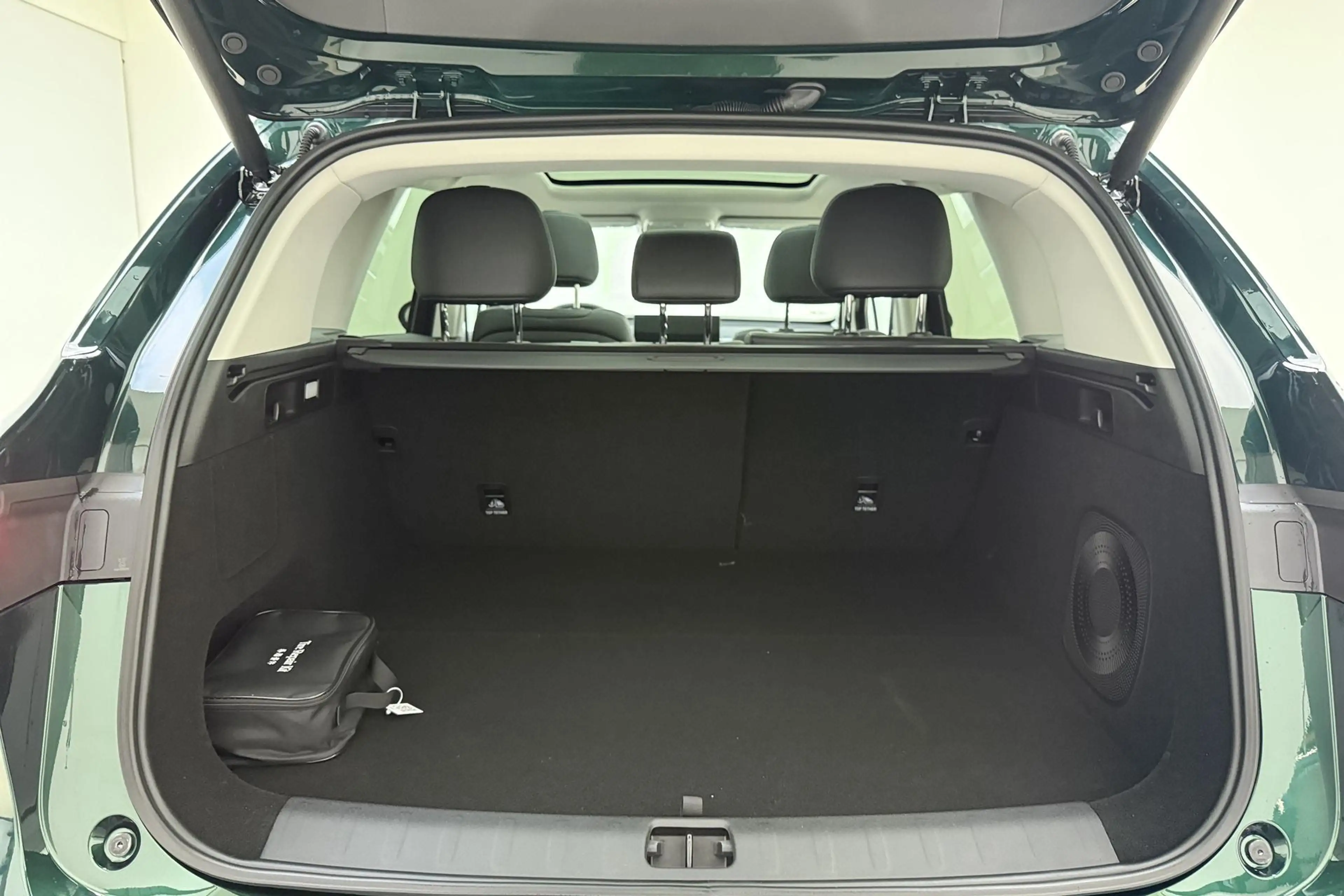 Leapmotor C10 Design ProMax AWD 81.9 kWh |  598 PK | 0-100 in 4 — photo 13