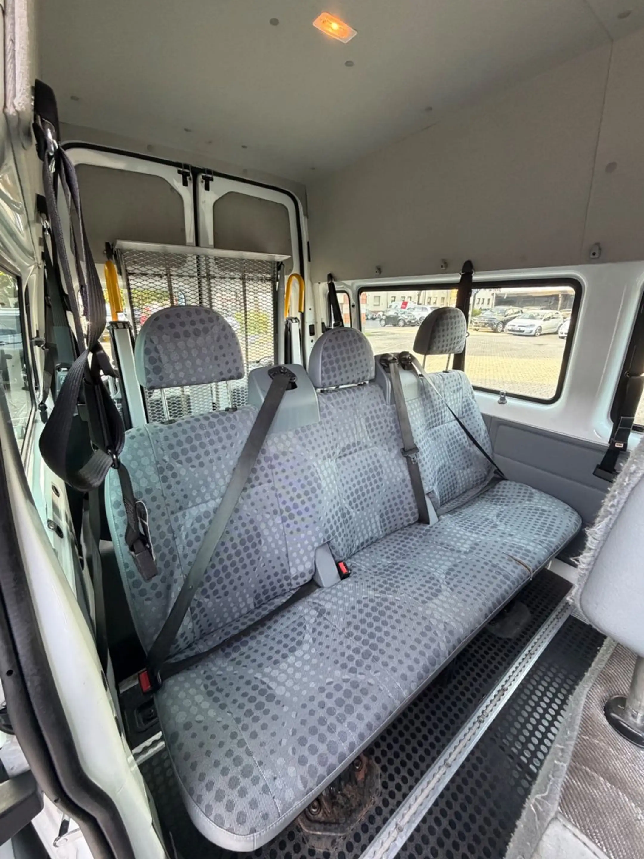 Ford Transit H3+L3 BUS 9.Sitzer Klima ROLLSTUHLLIFT — photo 12