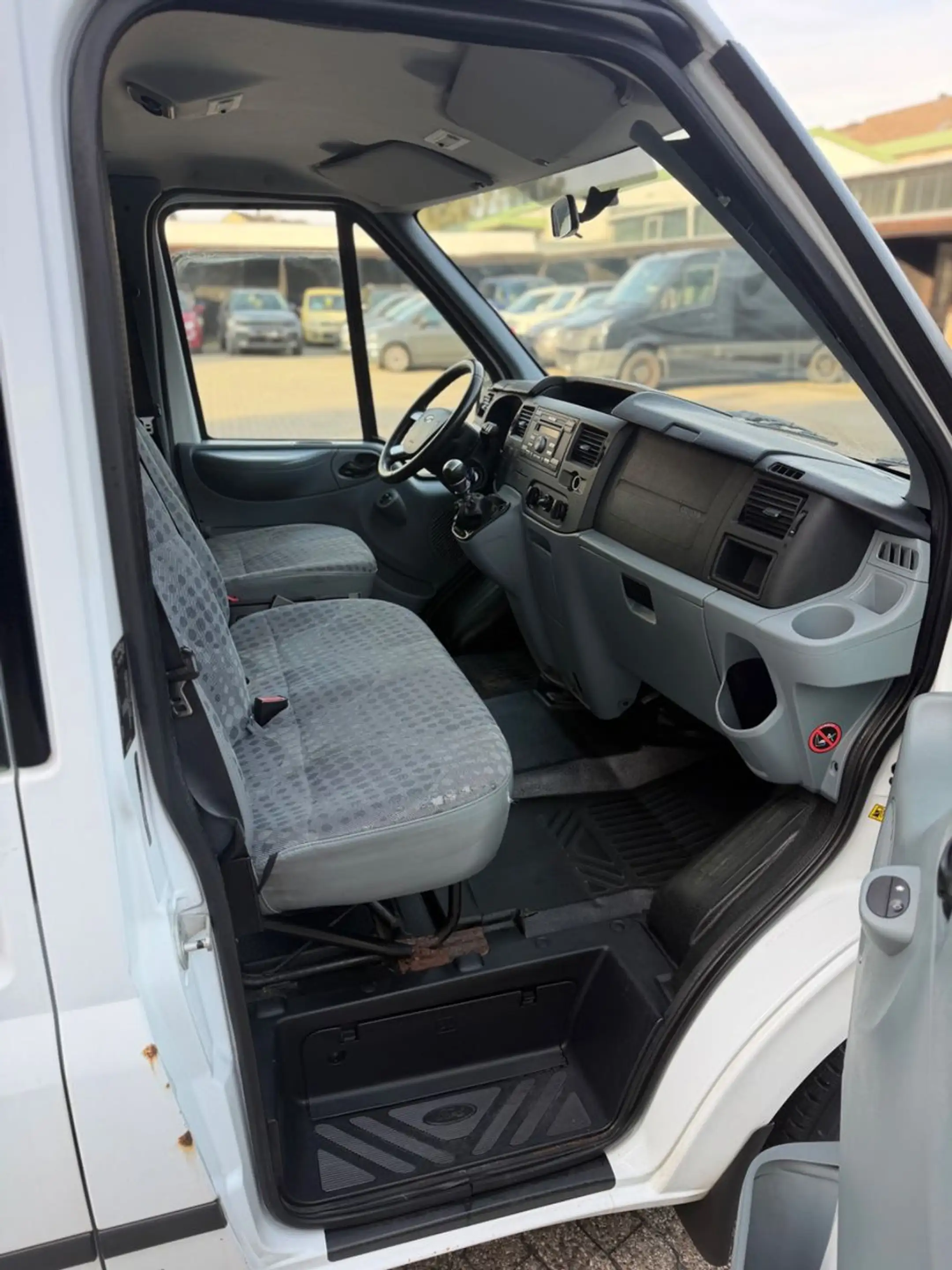 Ford Transit H3+L3 BUS 9.Sitzer Klima ROLLSTUHLLIFT — photo 9