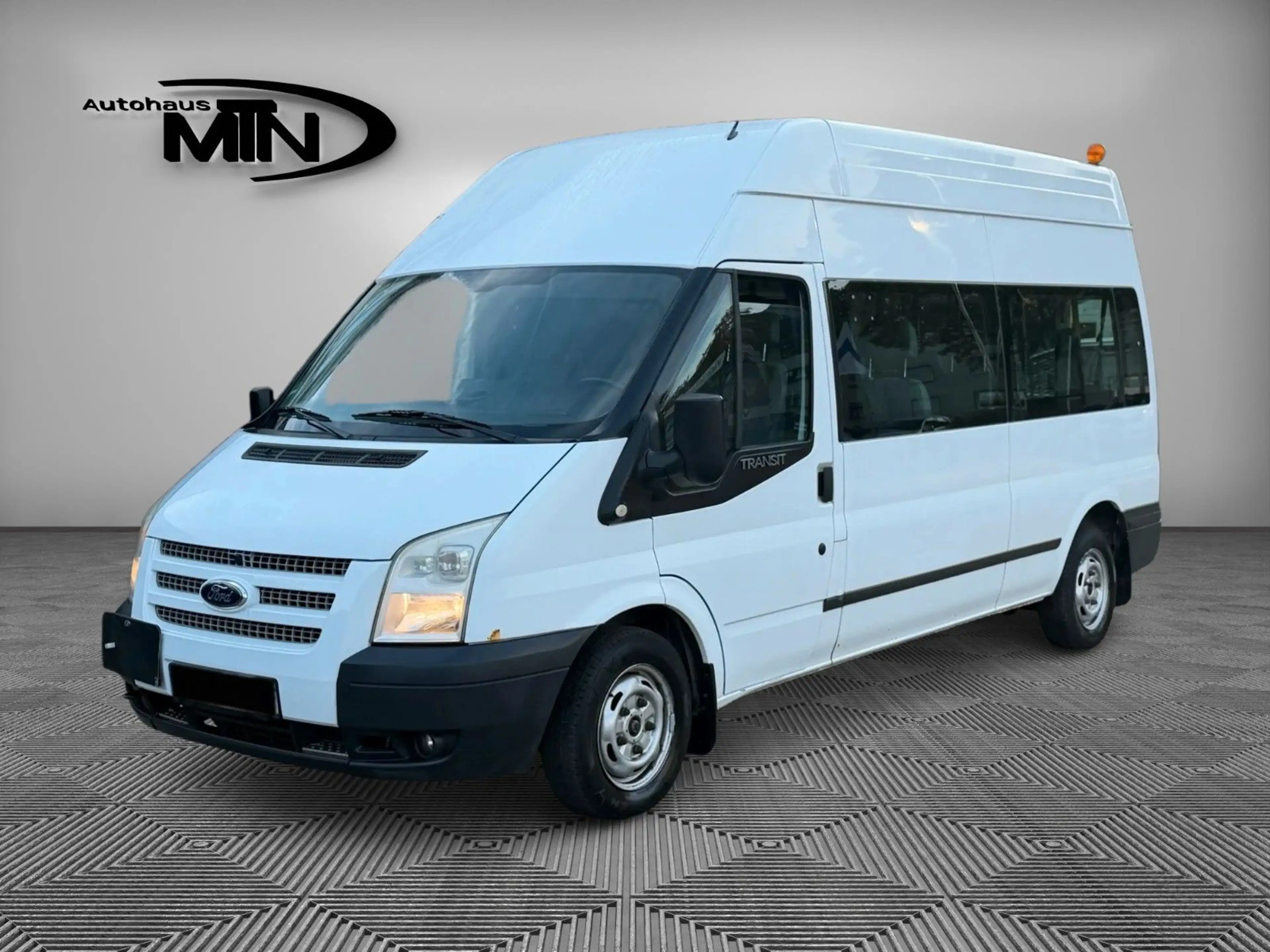 Ford Transit H3+L3 BUS 9.Sitzer Klima ROLLSTUHLLIFT