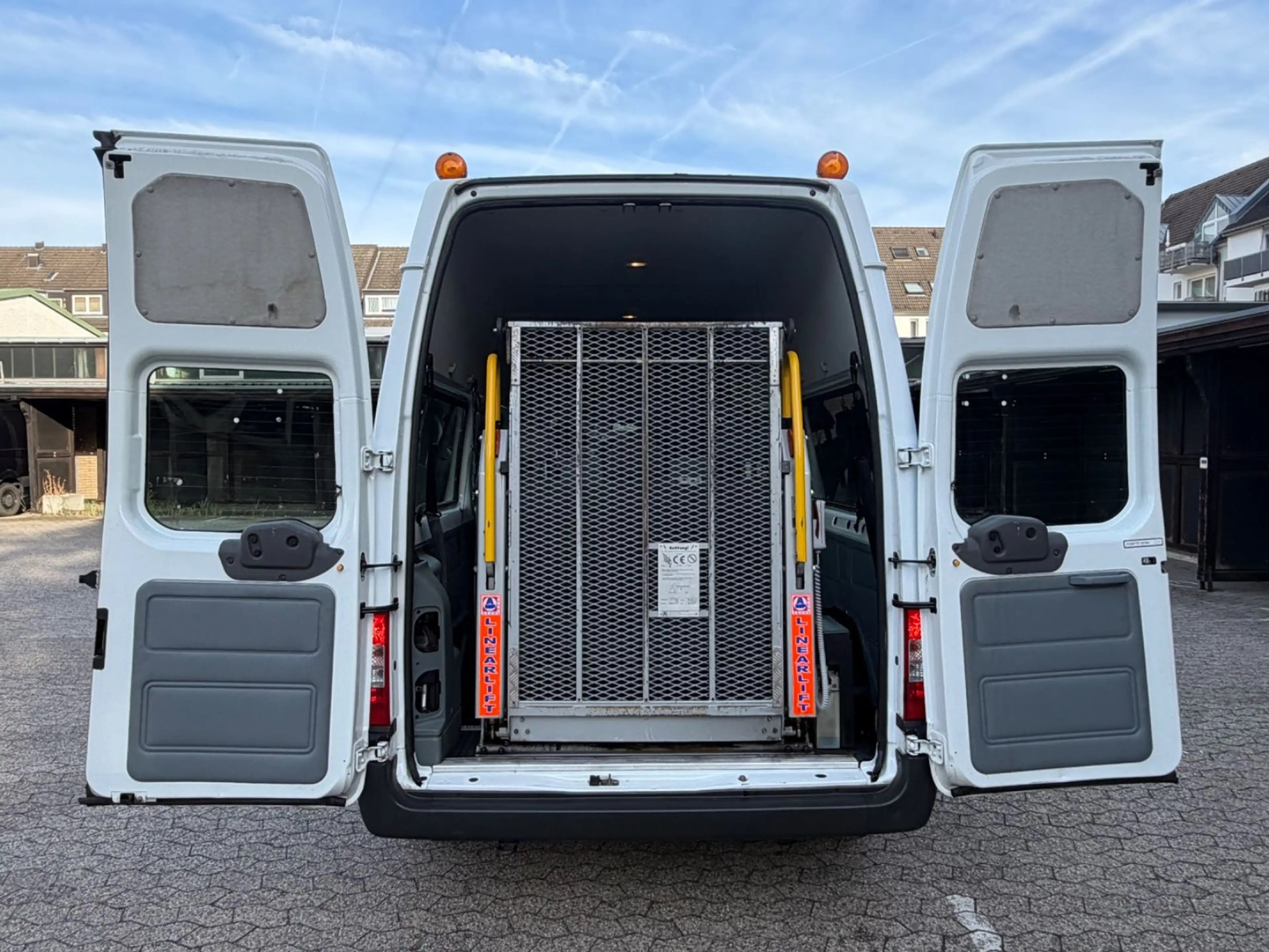 Ford Transit H3+L3 BUS 9.Sitzer Klima ROLLSTUHLLIFT — photo 13