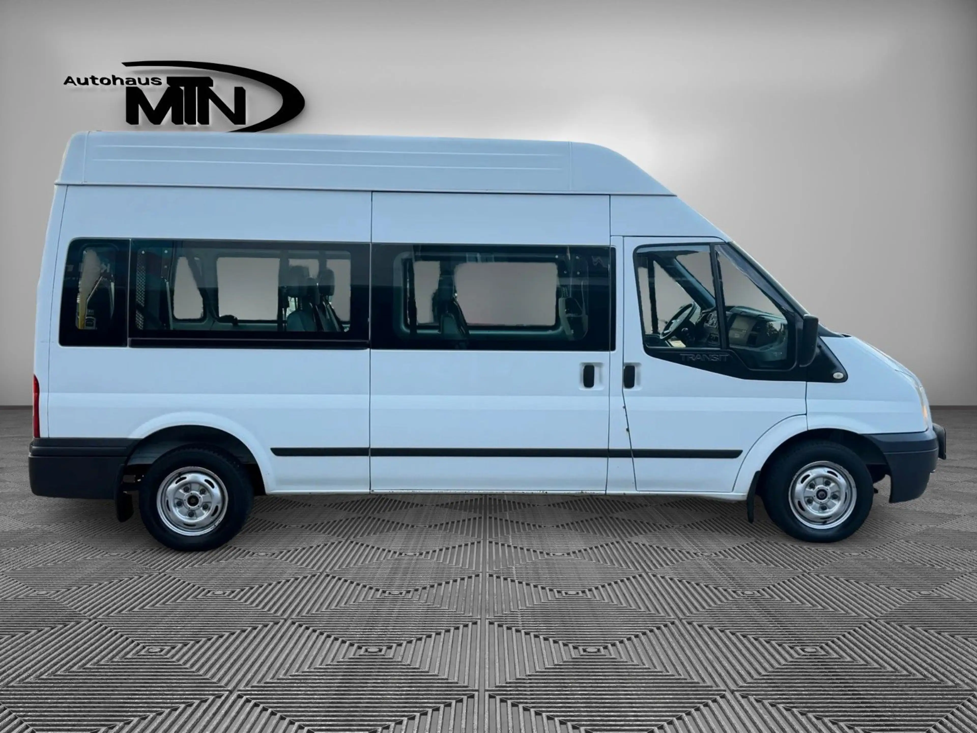 Ford Transit H3+L3 BUS 9.Sitzer Klima ROLLSTUHLLIFT — photo 6