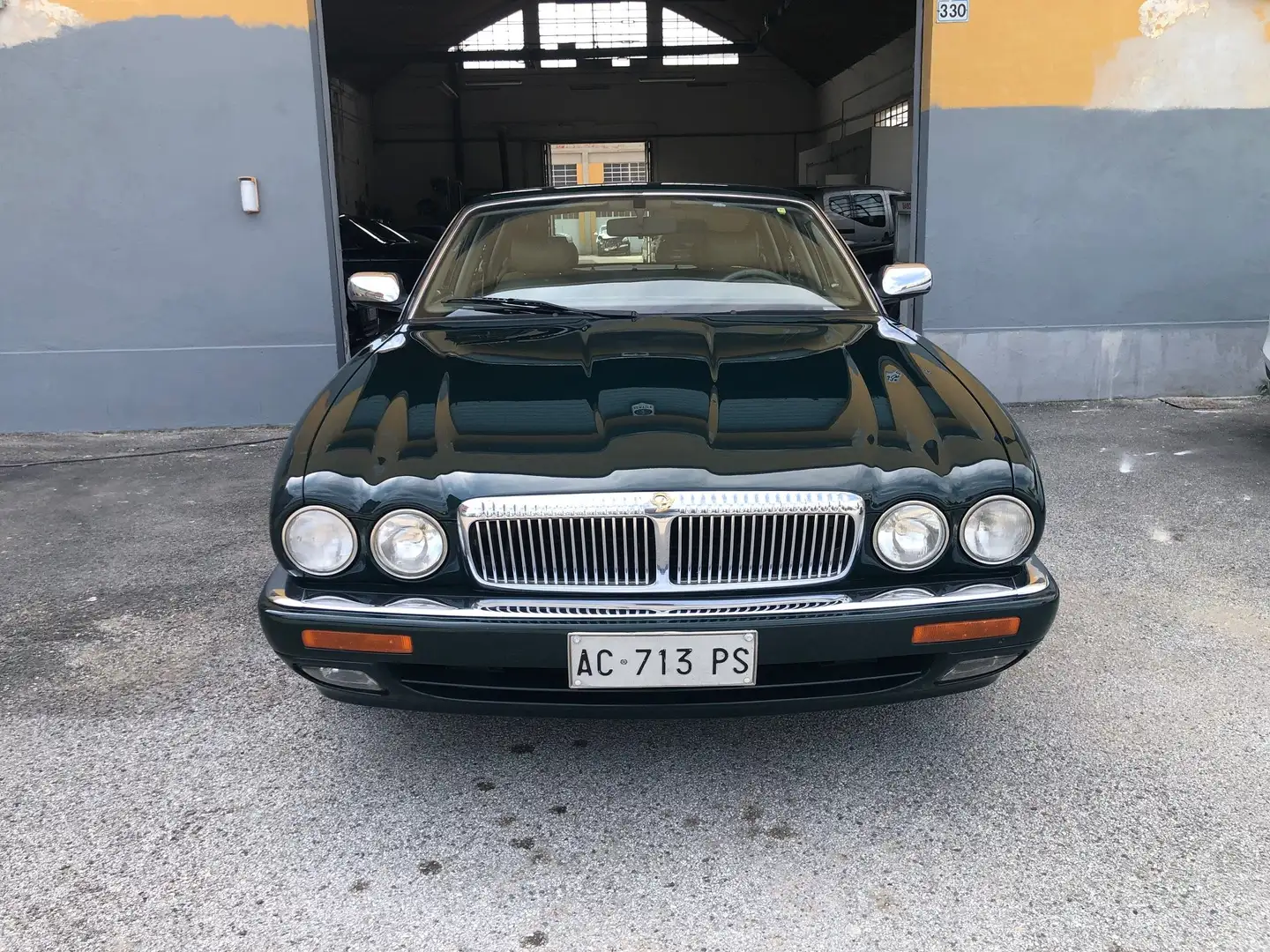 Jaguar XJ V-VI 1994 4.0 Daimler - 2