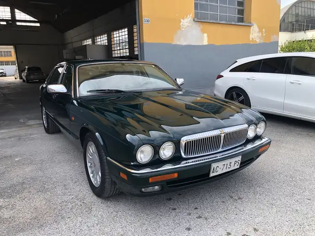 Jaguar Daimler six 4.0