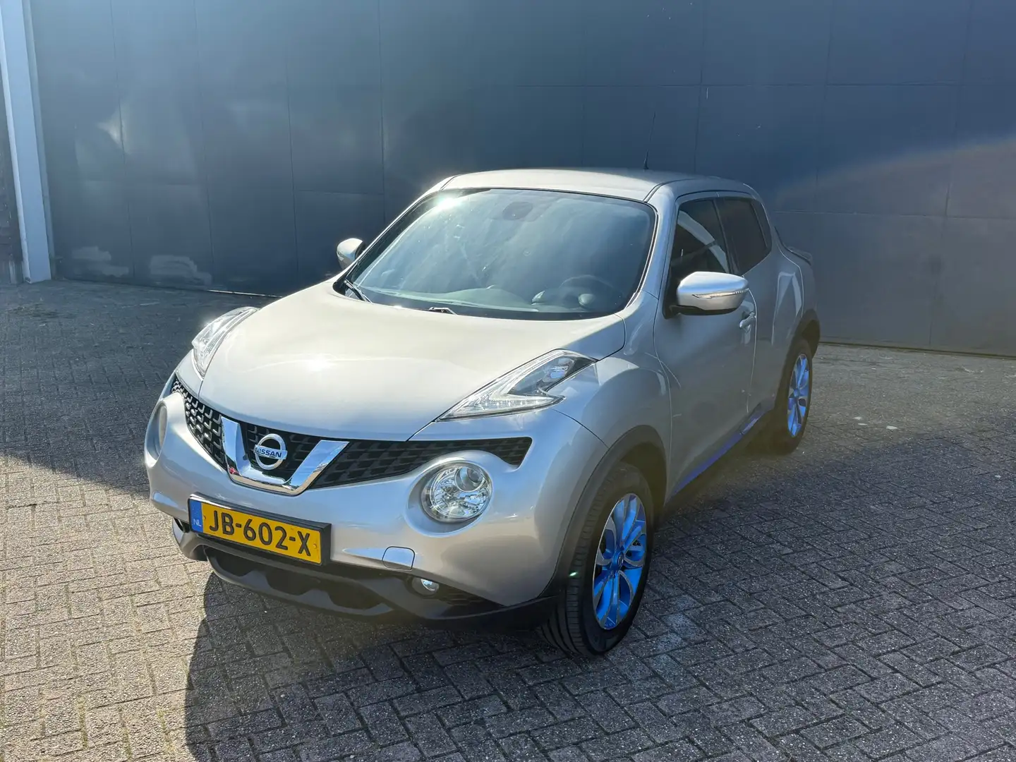 Nissan Juke 1.2 DIG-T S/S N-Connecta Gris - 2