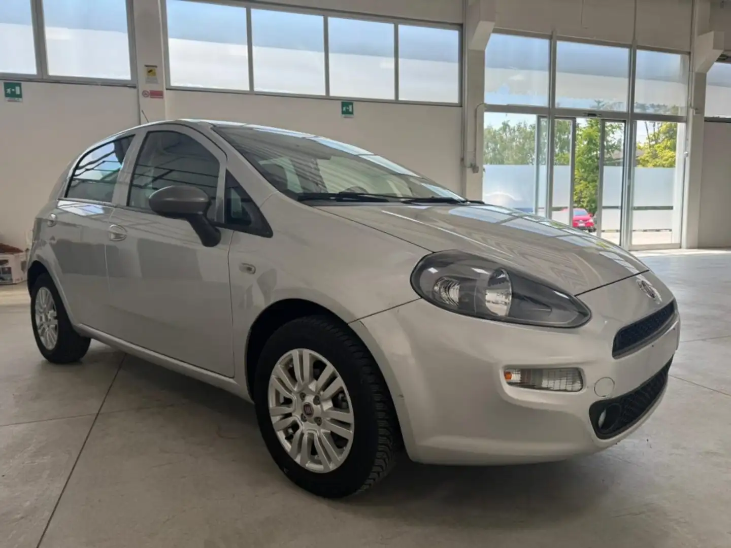 Fiat Punto 1.2 8V 5 porte Young Neopatentati Ok Grigio - 2