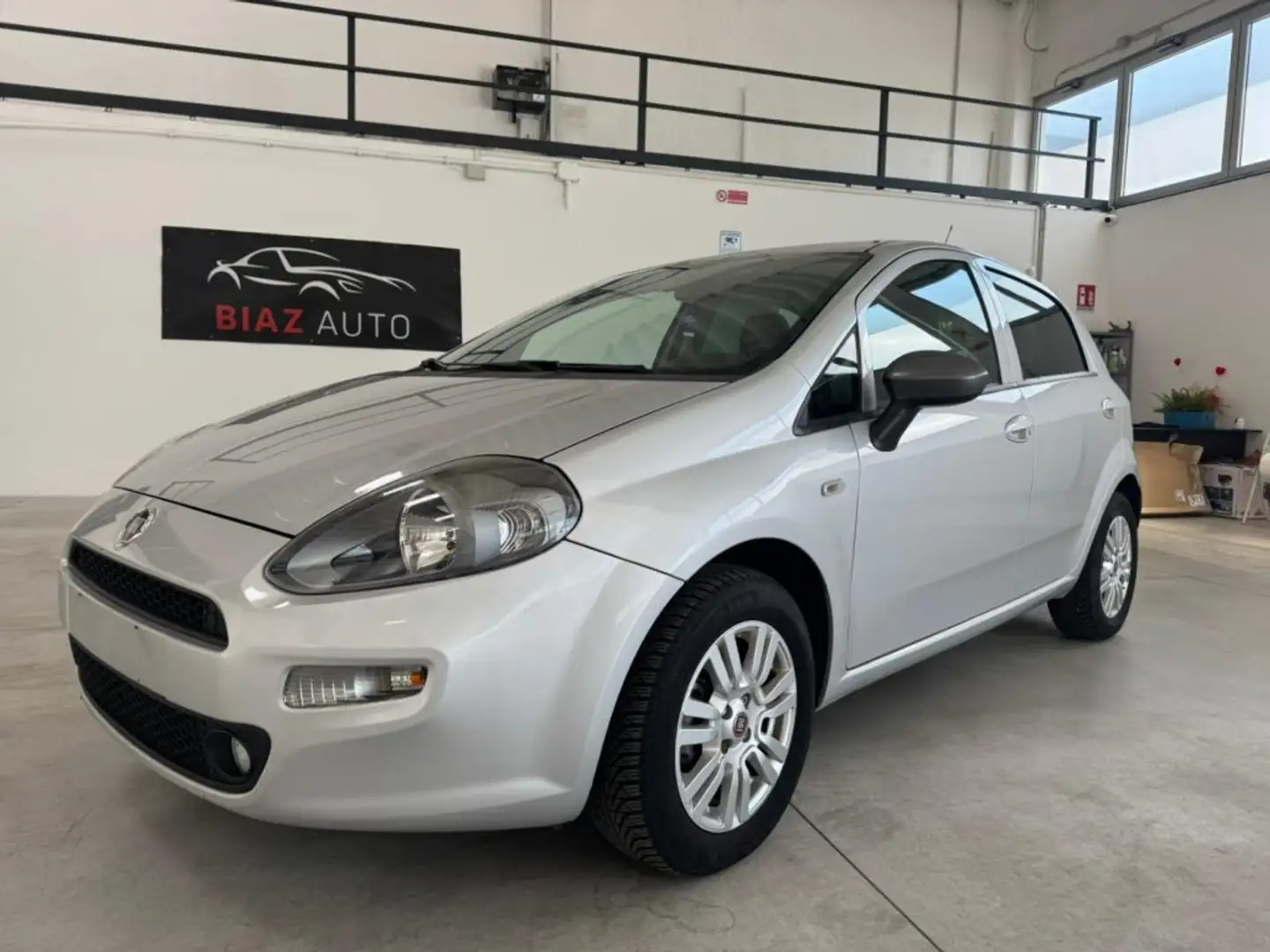 Fiat Punto 1.2 8V 5 porte Young Neopatentati Ok Grigio - 1