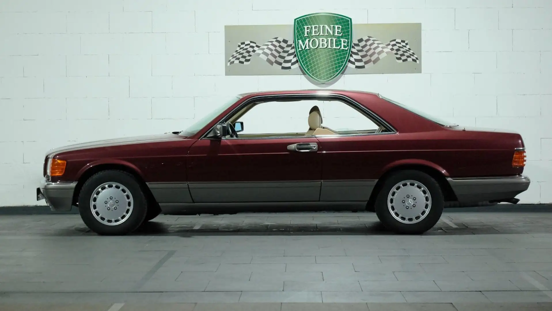 Mercedes-Benz 560 SEC in traumhafter Farbkombination! Red - 2