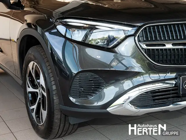 Mercedes-Benz GLC view 12