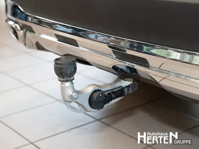 Mercedes-Benz GLC view 15