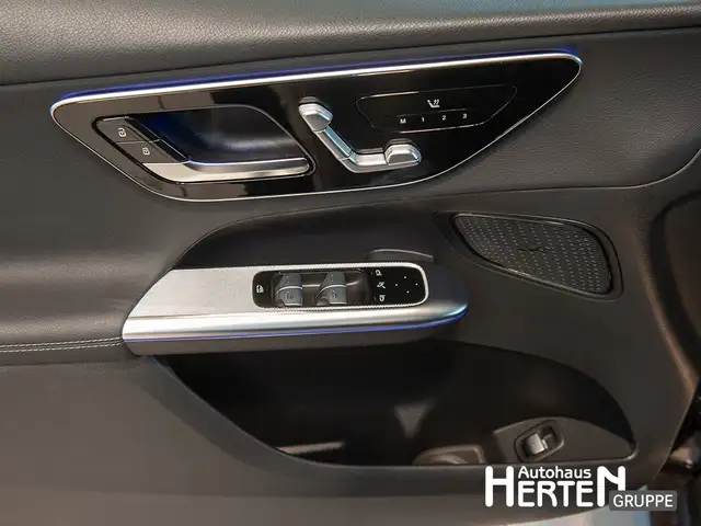 Mercedes-Benz GLC view 9