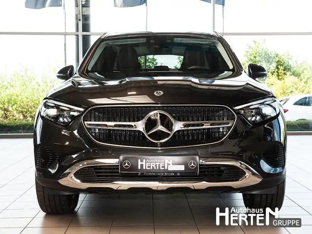 Mercedes-Benz GLC view 2