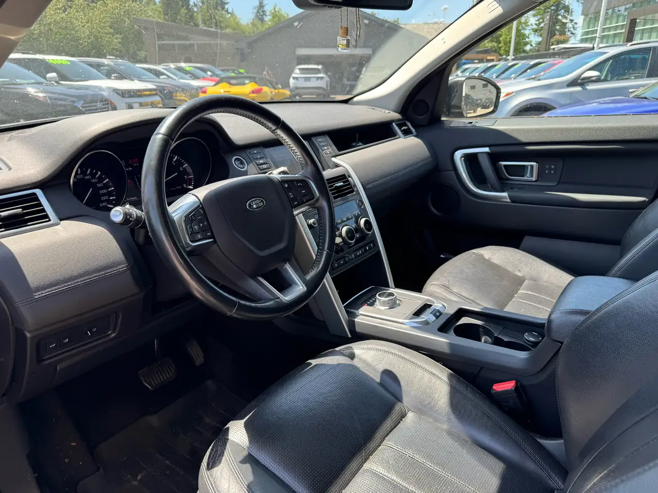 Land Rover Discovery Sport снимка Land Rover Discovery Sport