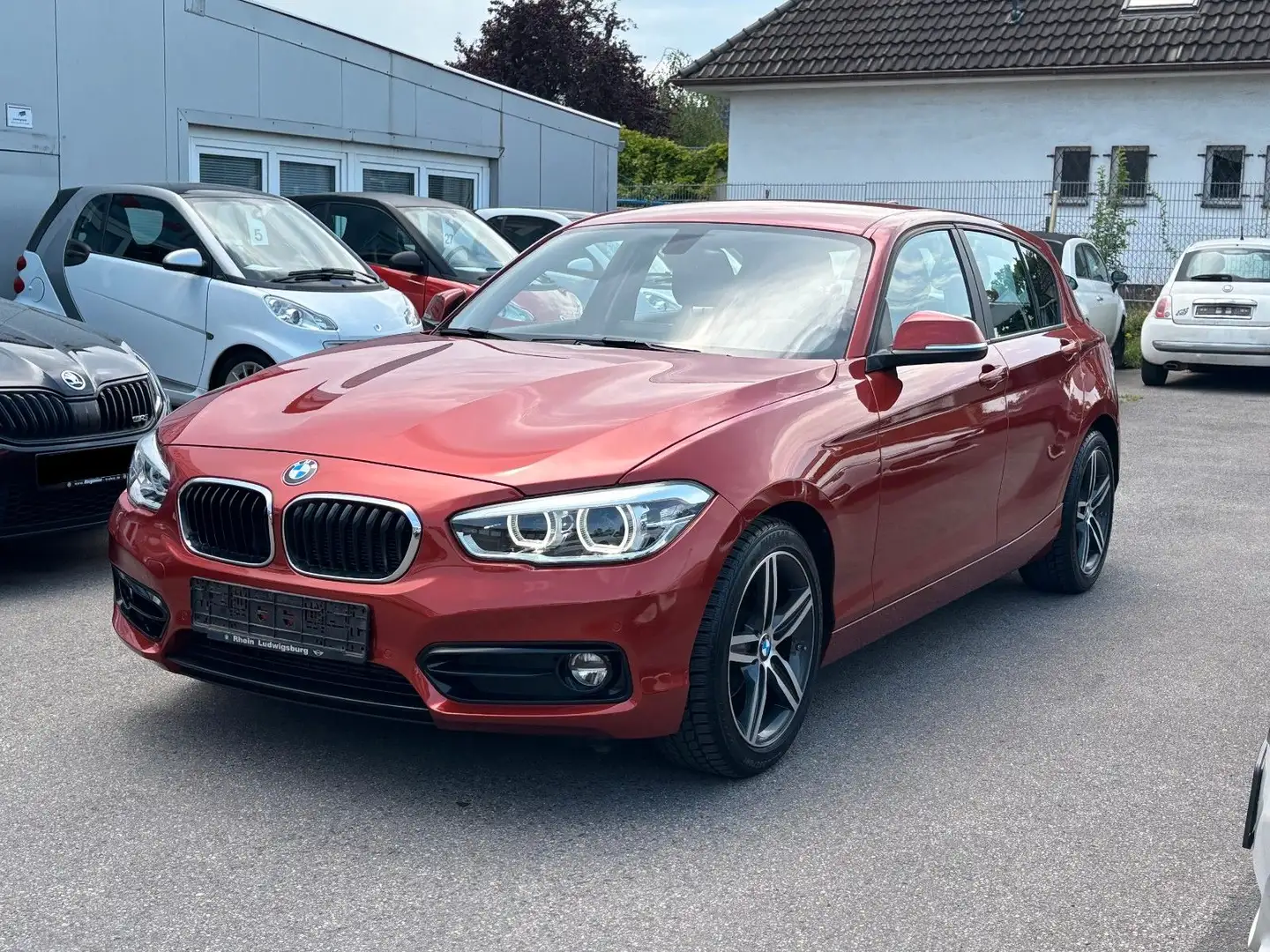 BMW 118 i Aut./ Sport Line Sportsitze-LED-PDC Oranje - 2