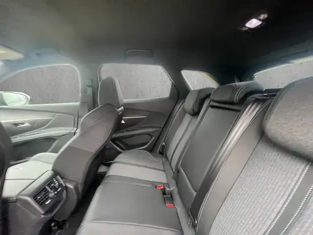 Peugeot 3008 view 8