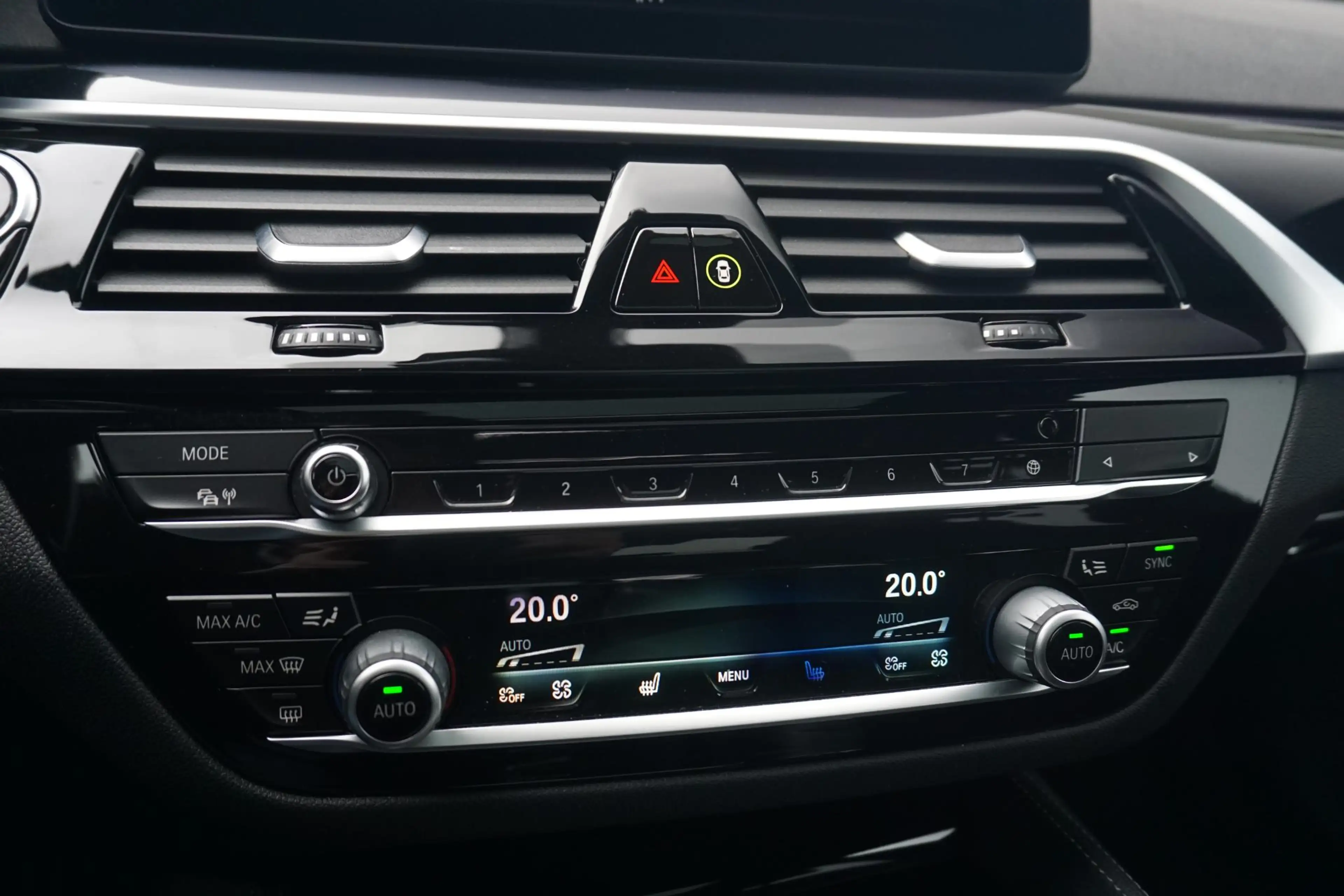 BMW M550 5 Serie Sedan M550i xDrive Schuif-/kanteldak / Las — photo 14