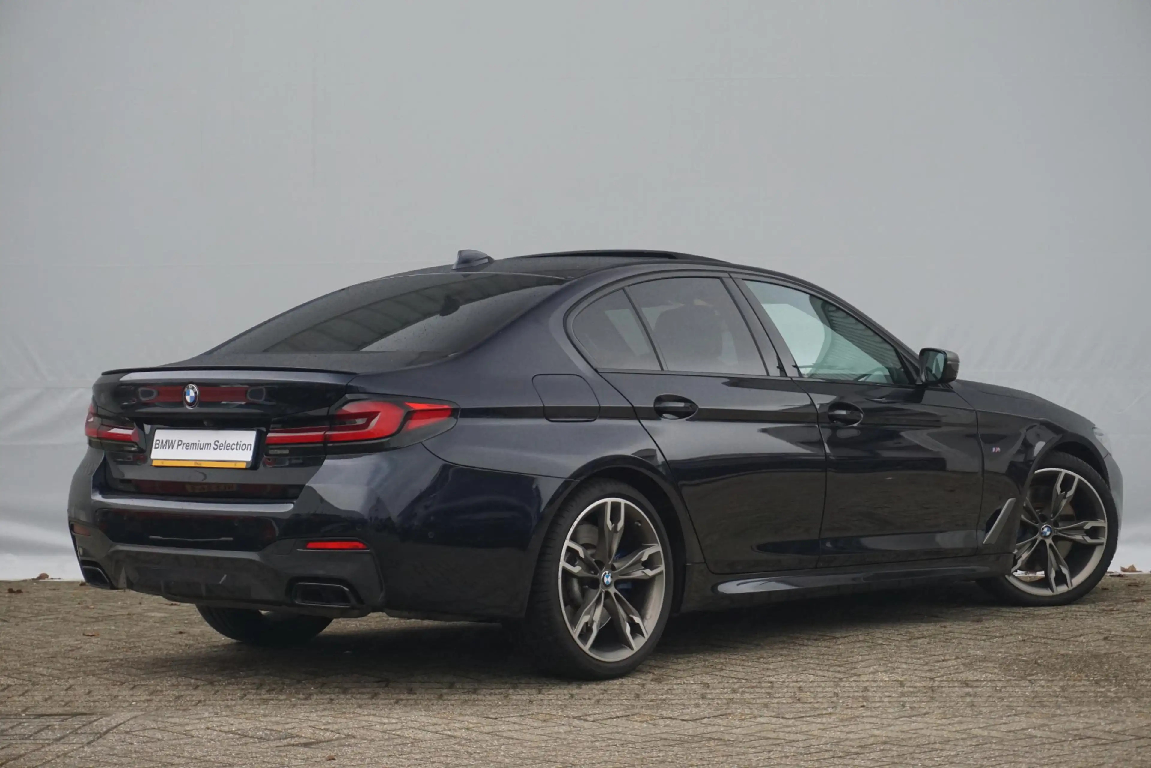 BMW M550 5 Serie Sedan M550i xDrive Schuif-/kanteldak / Las — photo 2