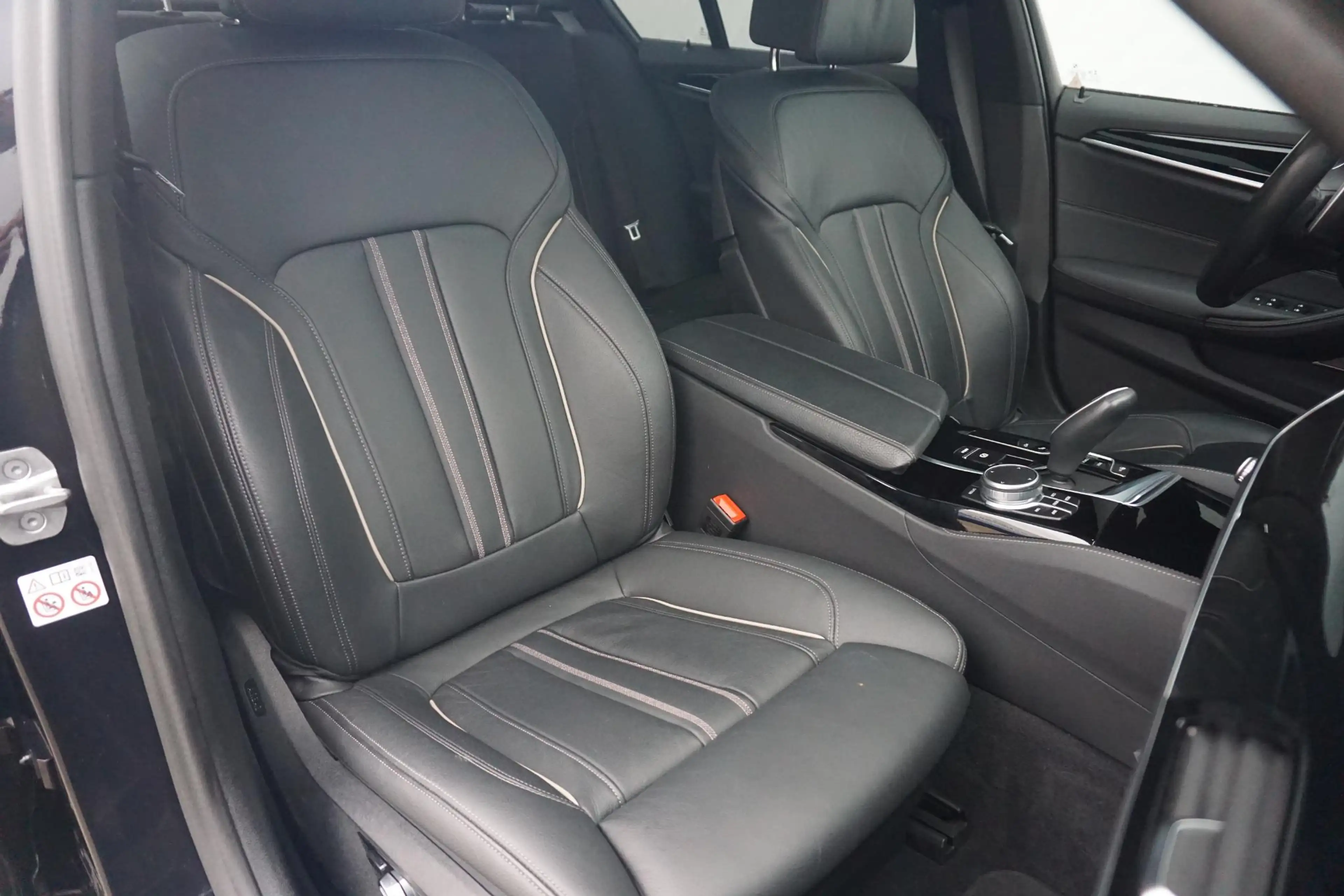 BMW M550 5 Serie Sedan M550i xDrive Schuif-/kanteldak / Las — photo 8