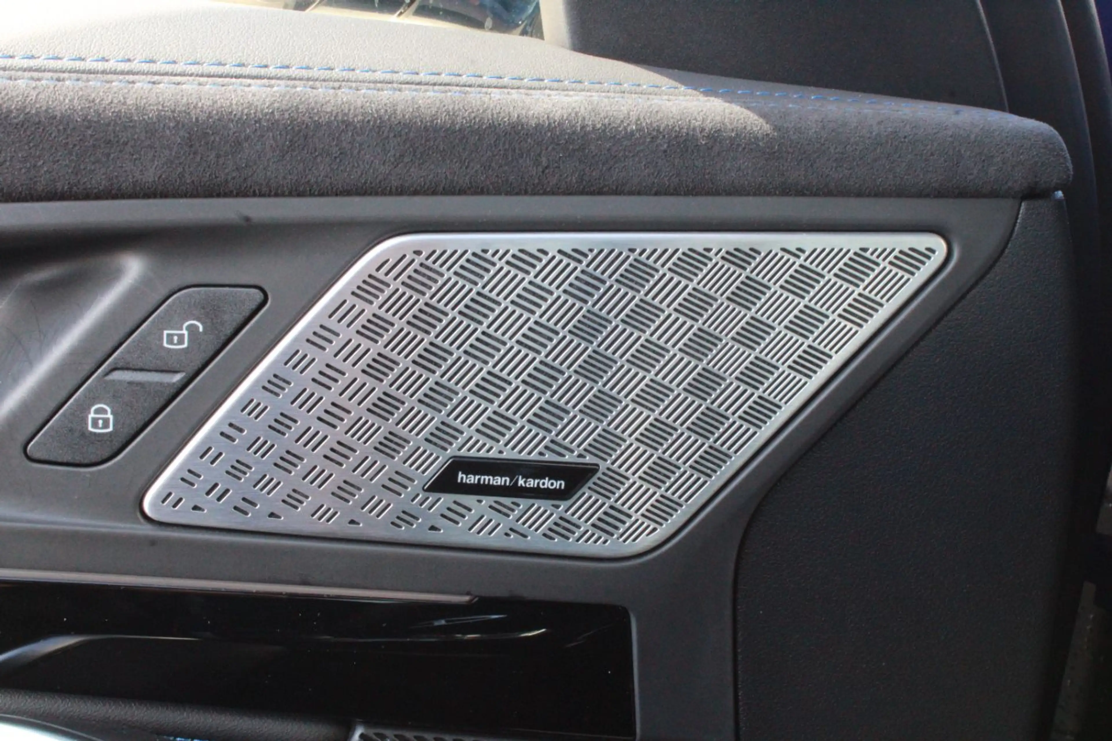 BMW X2 M35i xDrive M Sport pro Iconic AHK Harman HUD — photo 8