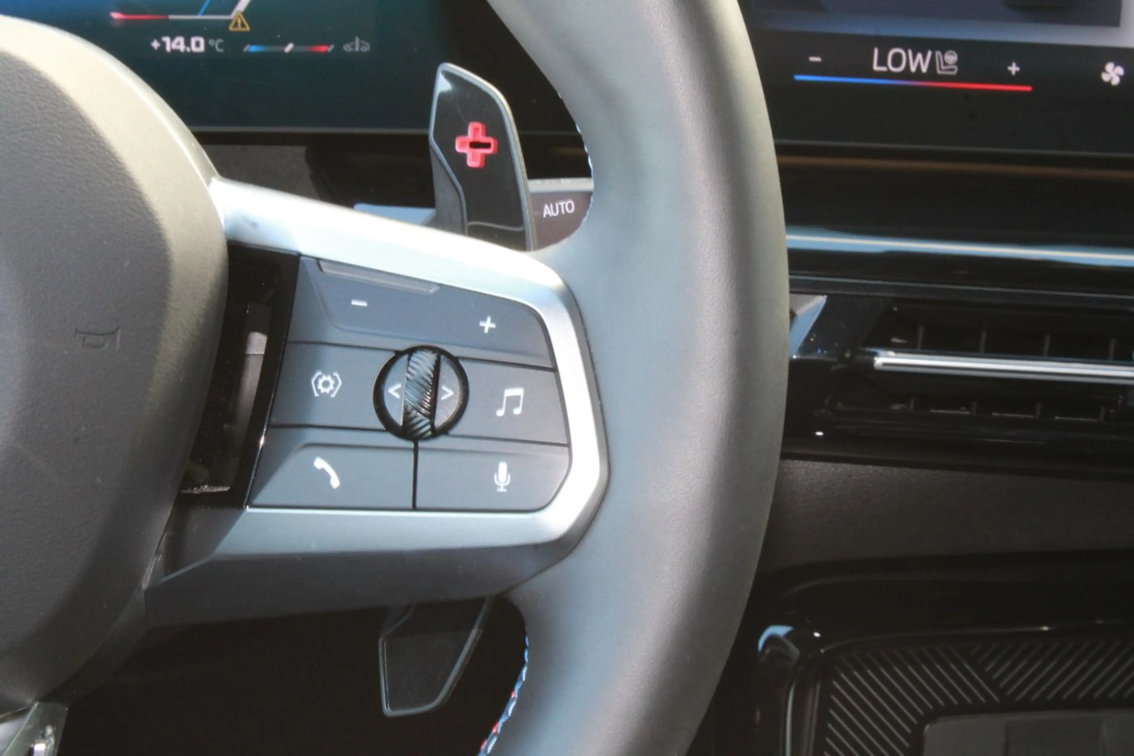 BMW X2 M35i xDrive M Sport pro Iconic AHK Harman HUD — photo 14