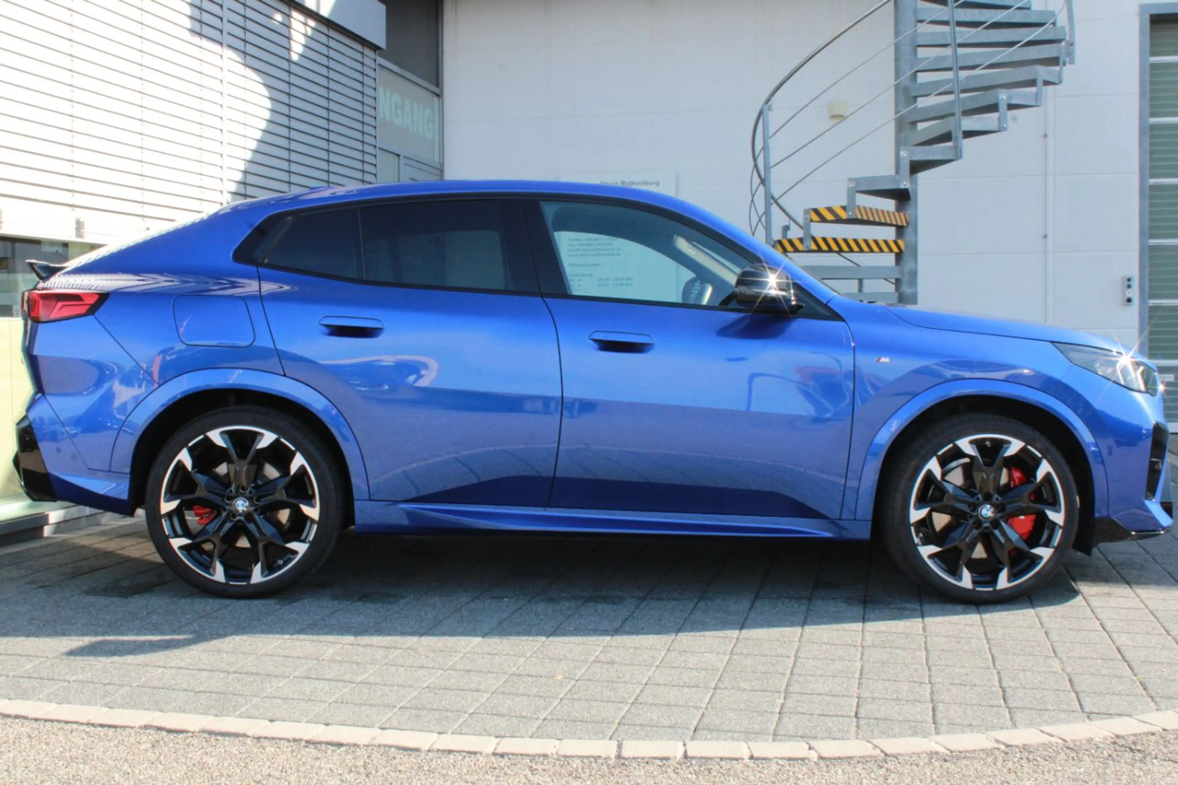 BMW X2 M35i xDrive M Sport pro Iconic AHK Harman HUD — photo 4