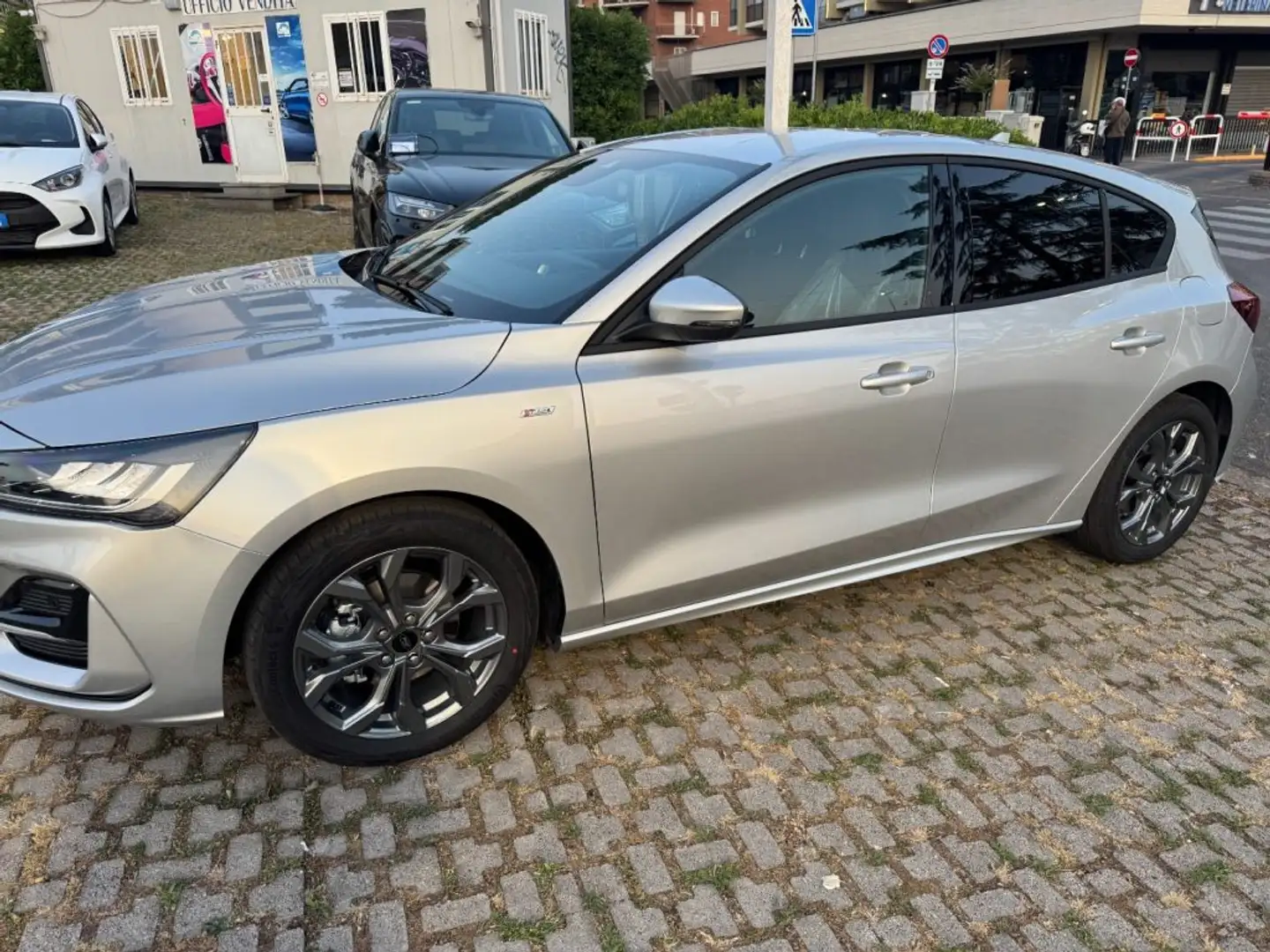 Ford Focus 1.0  Hybrid 125 CV 5p.ST Line MY25 PRONTA CONSEGN Argento - 2