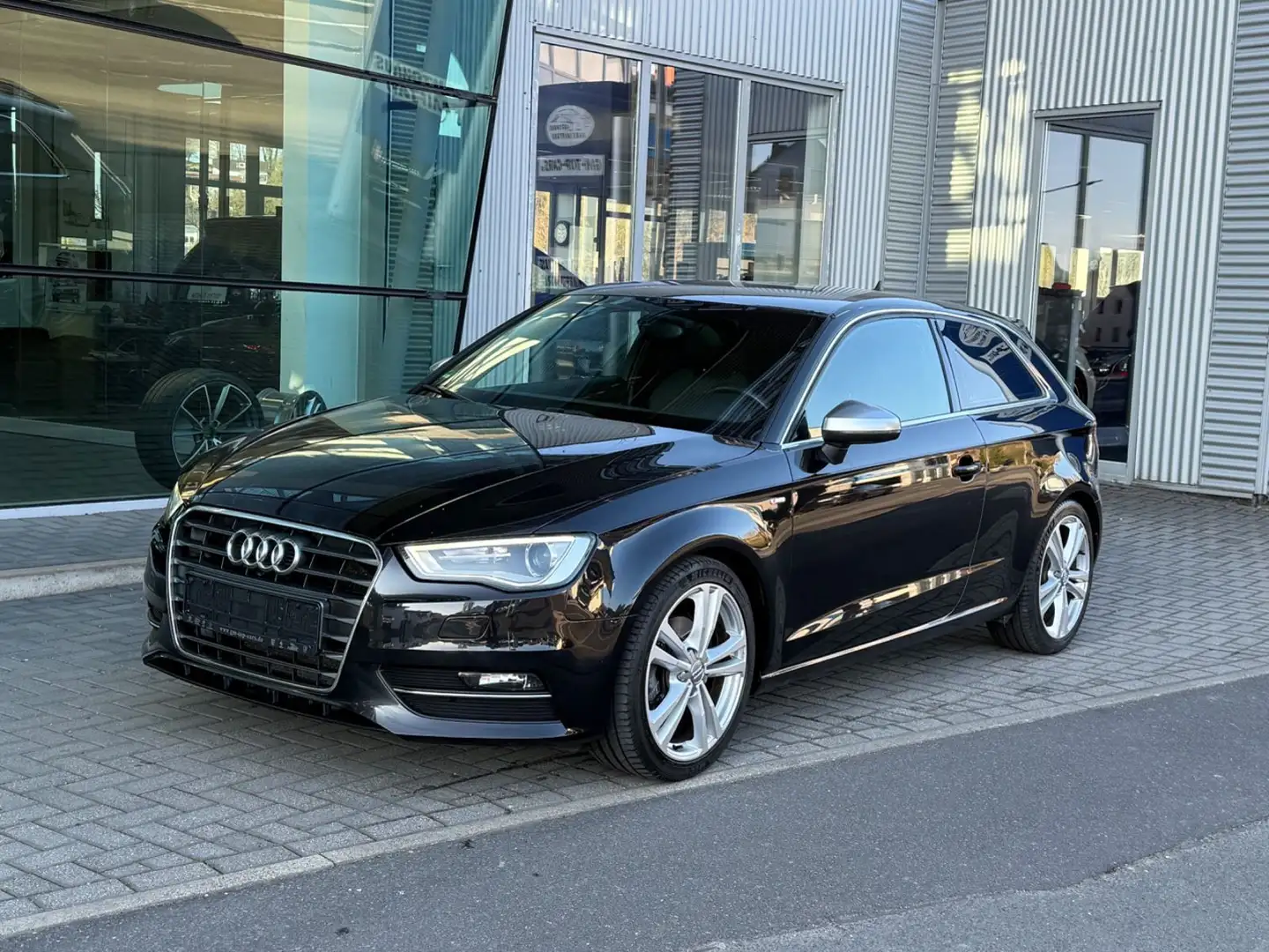 Audi A3 1.4 TFSI S line Xenon MMI Plus PDC SHZ Tempom Nero - 1