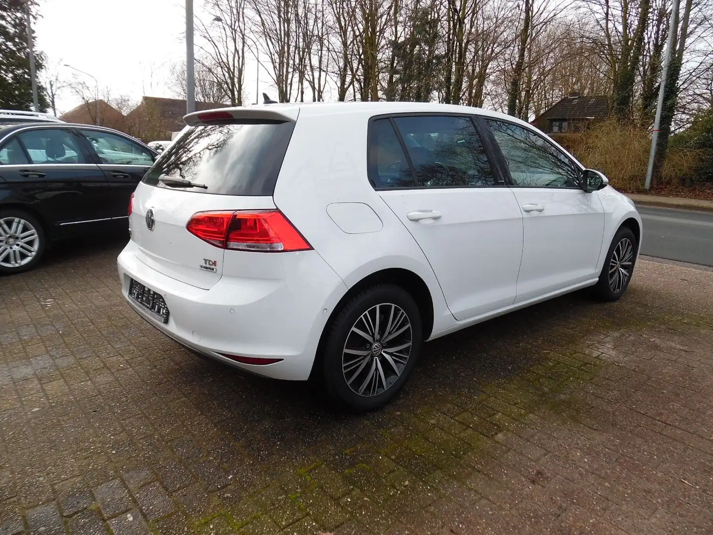 Volkswagen Golf VII Lim. 1,6 TDI Allstar BMT*Navi*SZH Blanc - 2