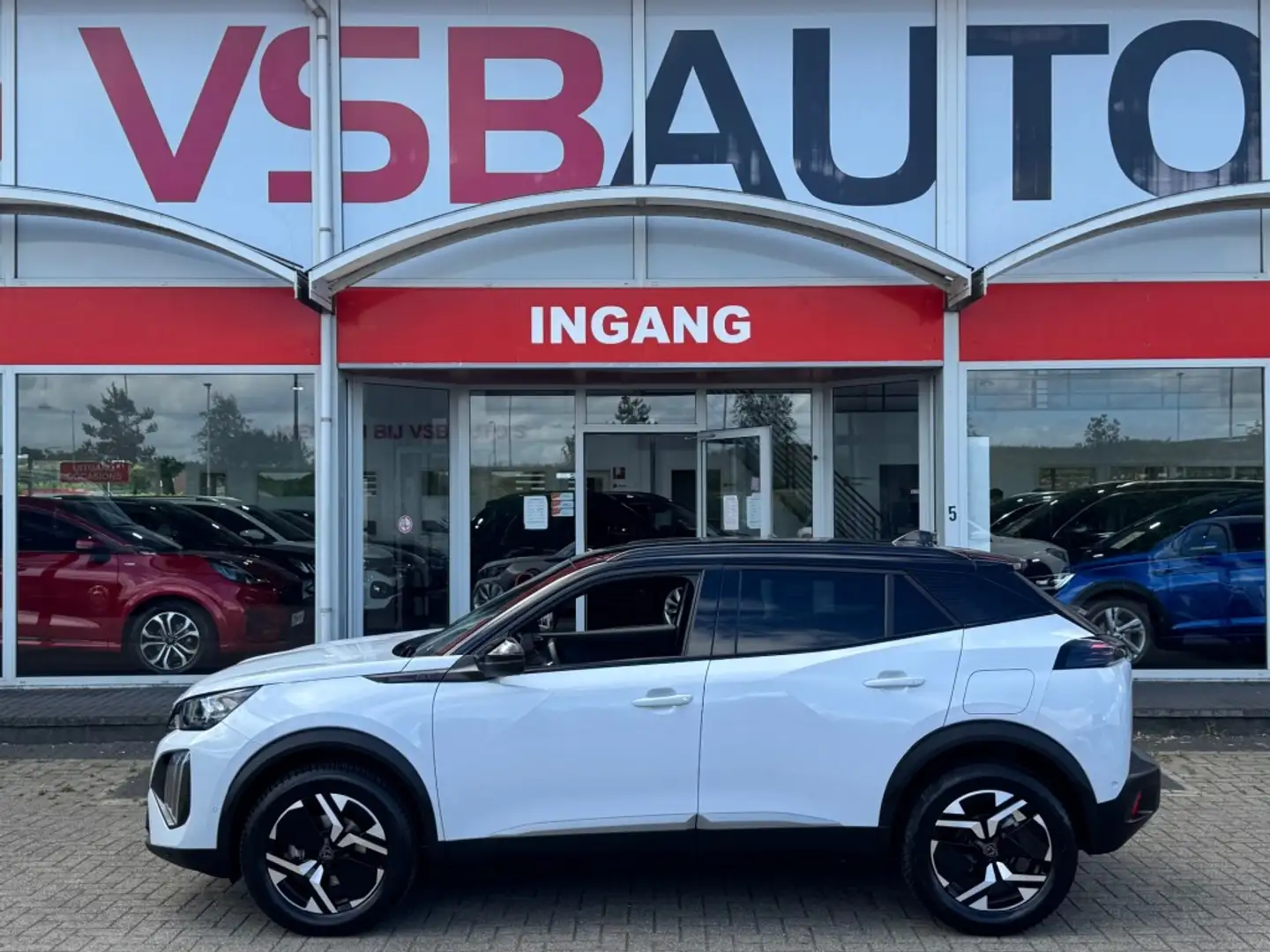 Peugeot 2008 1.2 PURETECH AUT. FACELIFT GT NAVI TREKHAAK CAMERA Wit - 2