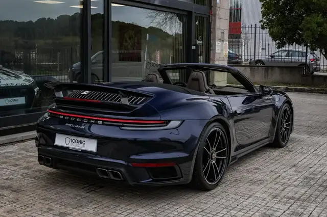 Porsche 992 view 12