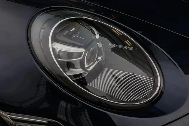 Porsche 992 view 5