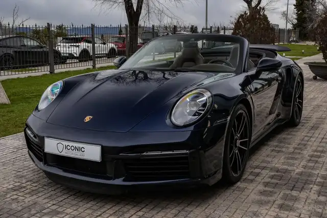 Porsche 992 view 8
