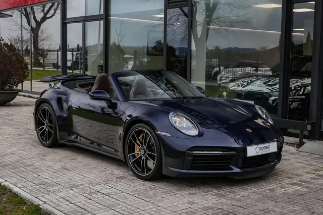 Porsche 992 view 2