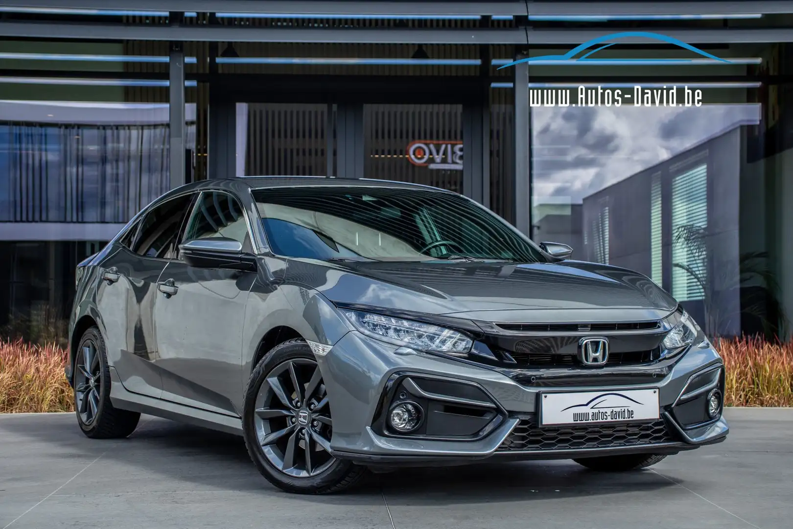 Honda Civic 1.0 i-VTEC Turbo 5dr. / HISTORIEK / CARPLAY / LED Grijs - 1