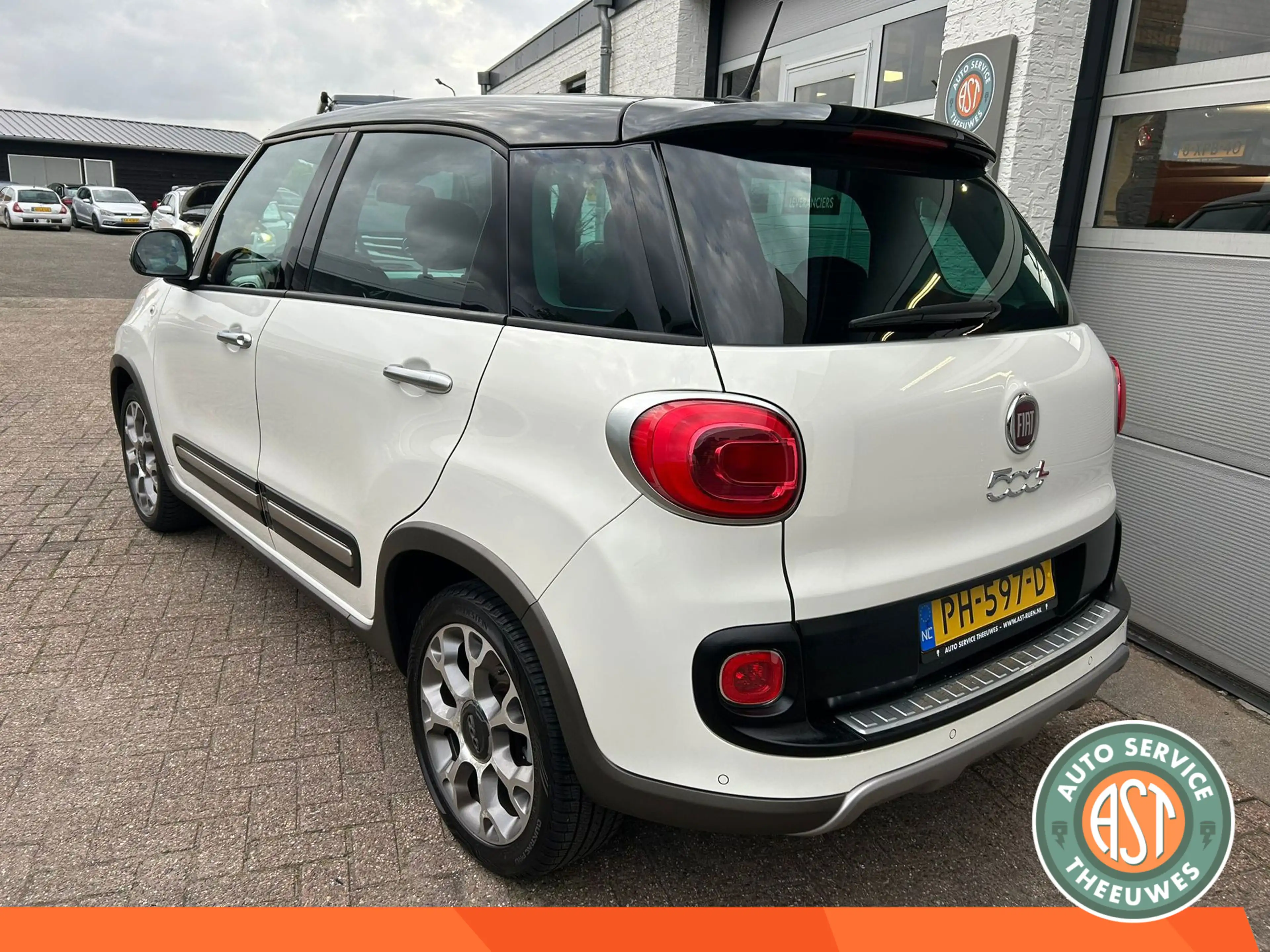 Fiat 500L 0.9 TwinAir Trekking CRUISE|NAVI|PDC|NAP — photo 9